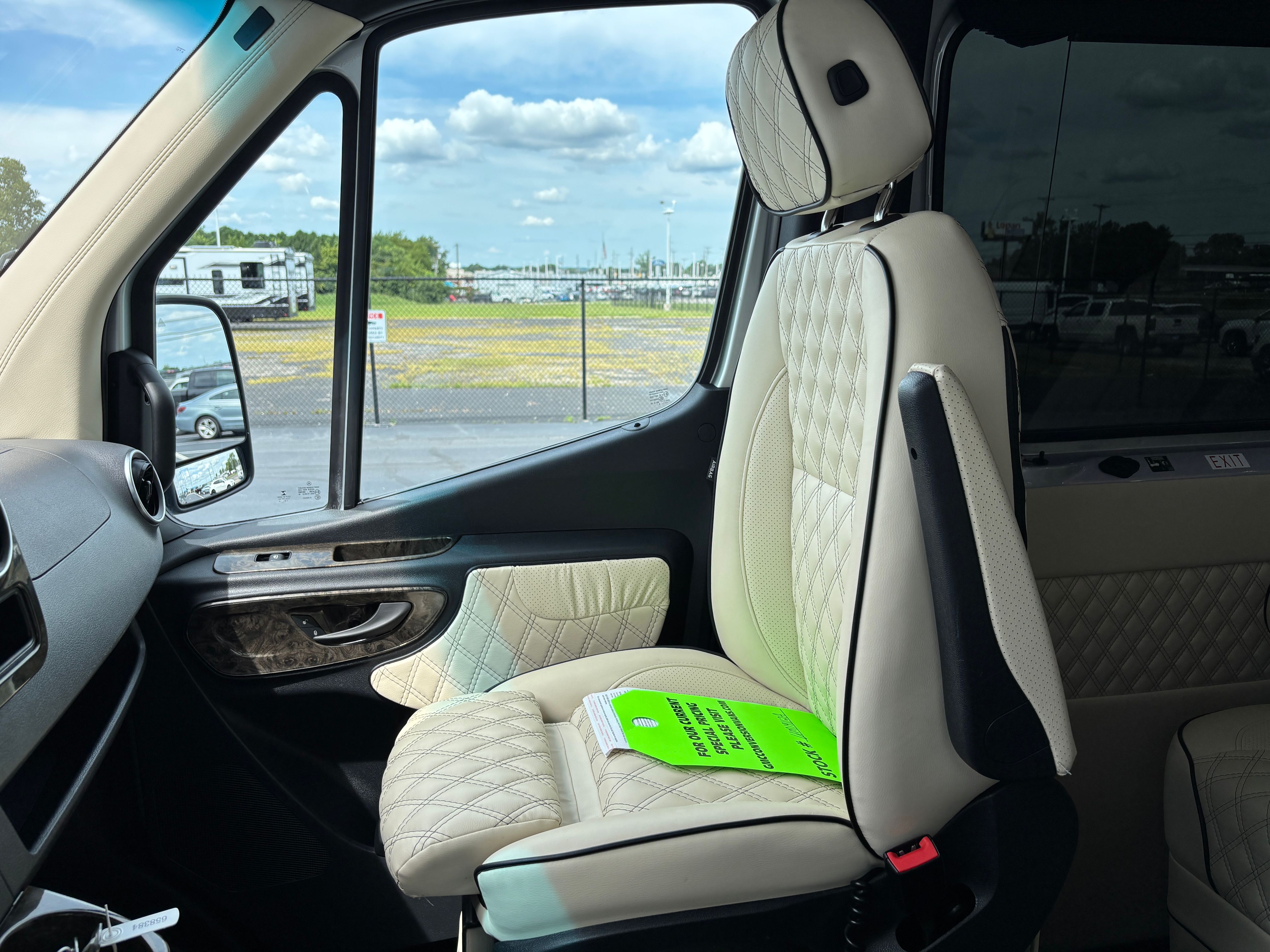Used 2021 Silver Mercedes-Benz Discovery Cross Country image 39