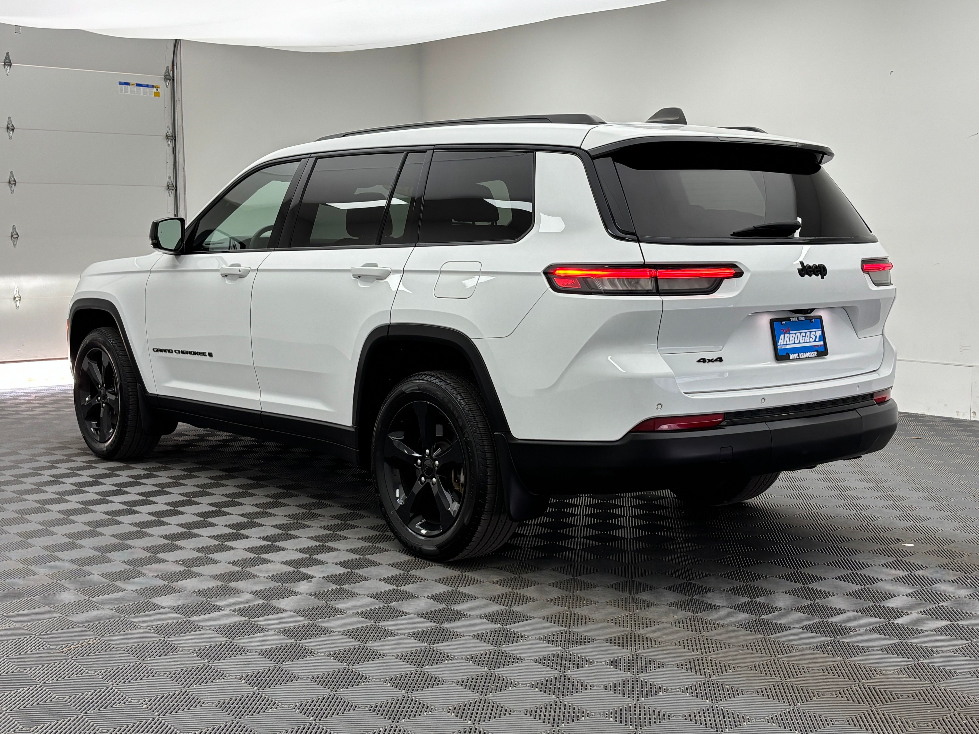 Used 2023 Bright White Clearcoat Jeep Altitude X image 12