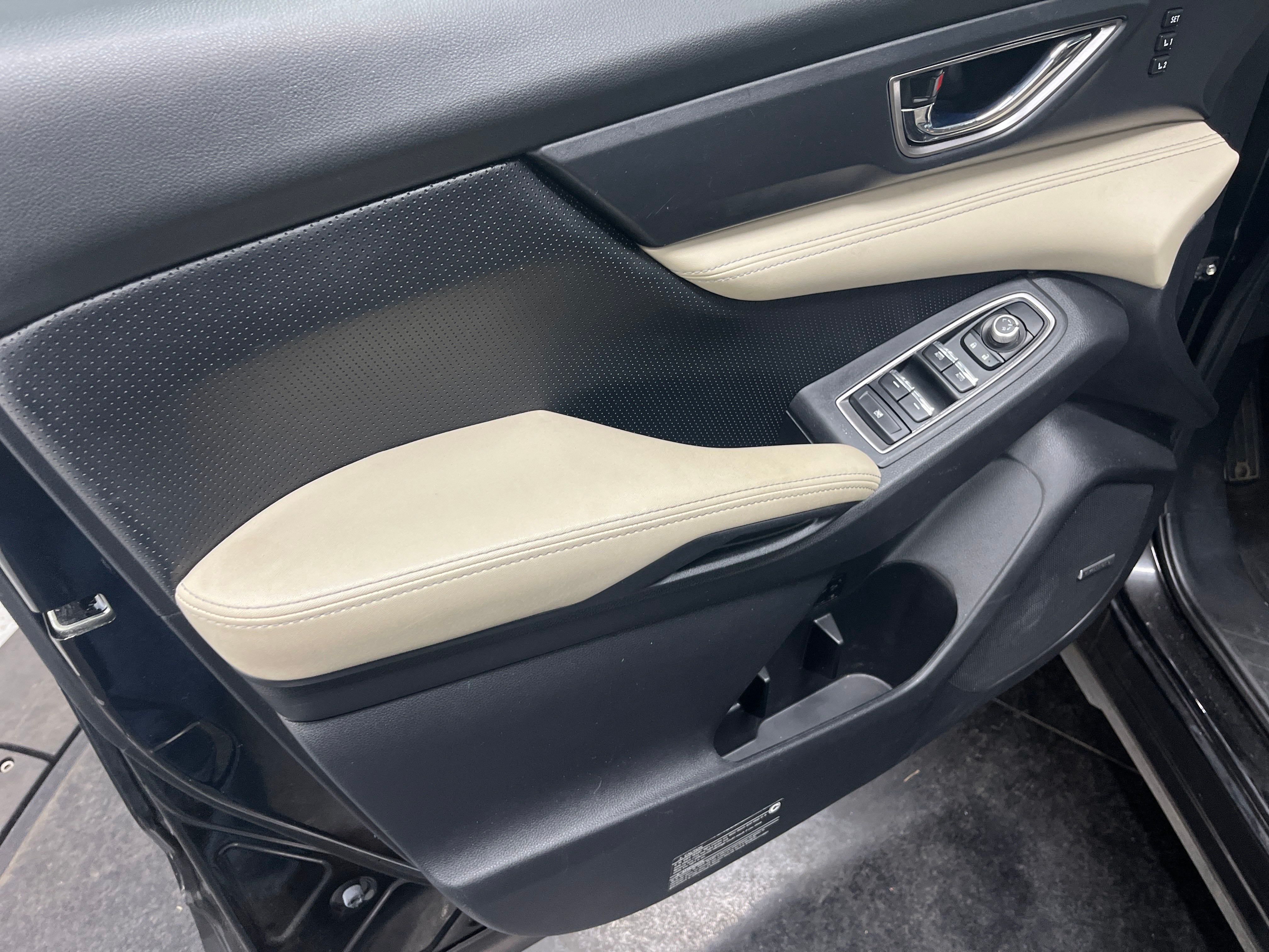 2022 Subaru Ascent Limited photo