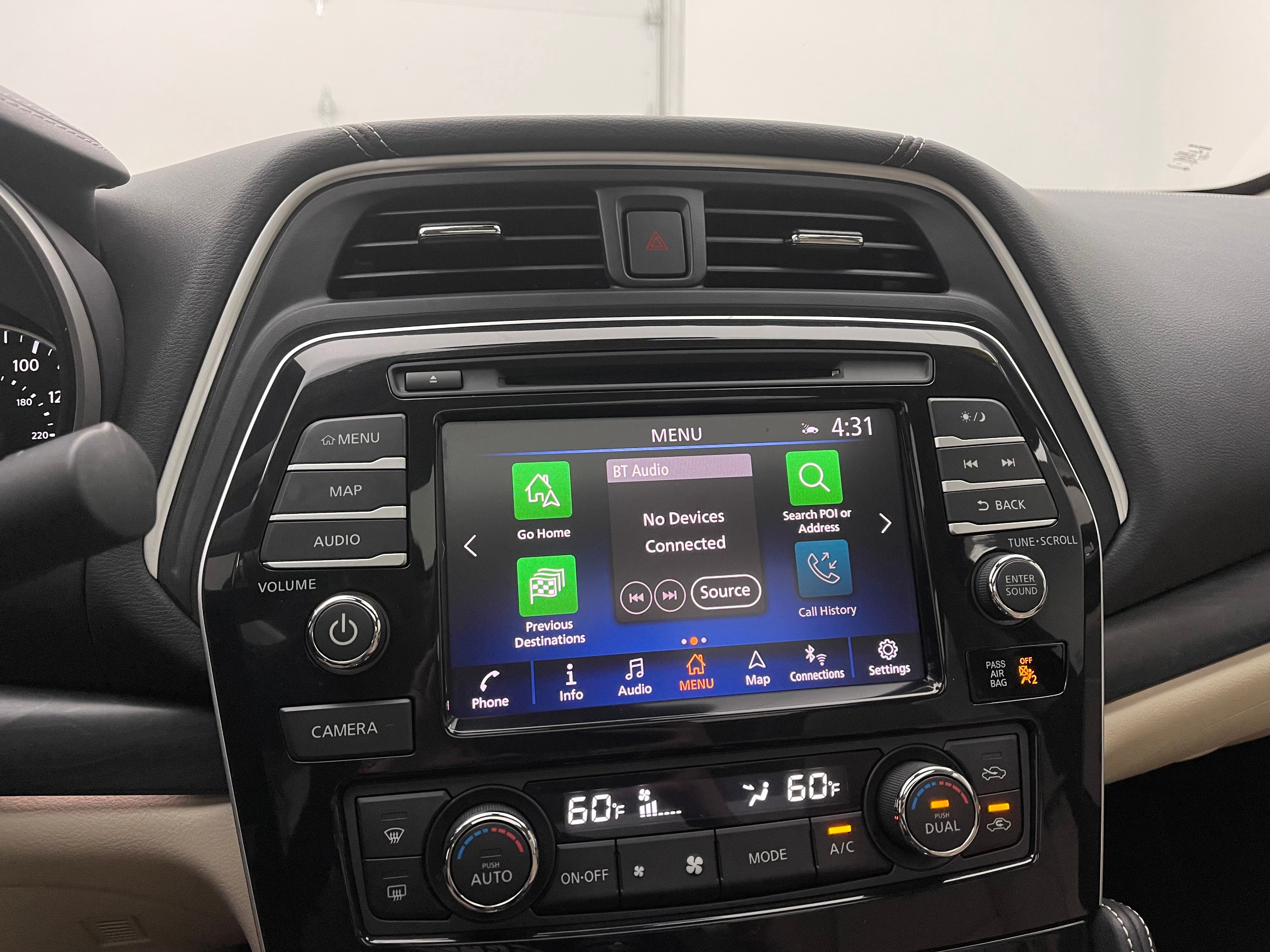 Used 2023 Pearl White Tricoat Nissan Platinum image 27