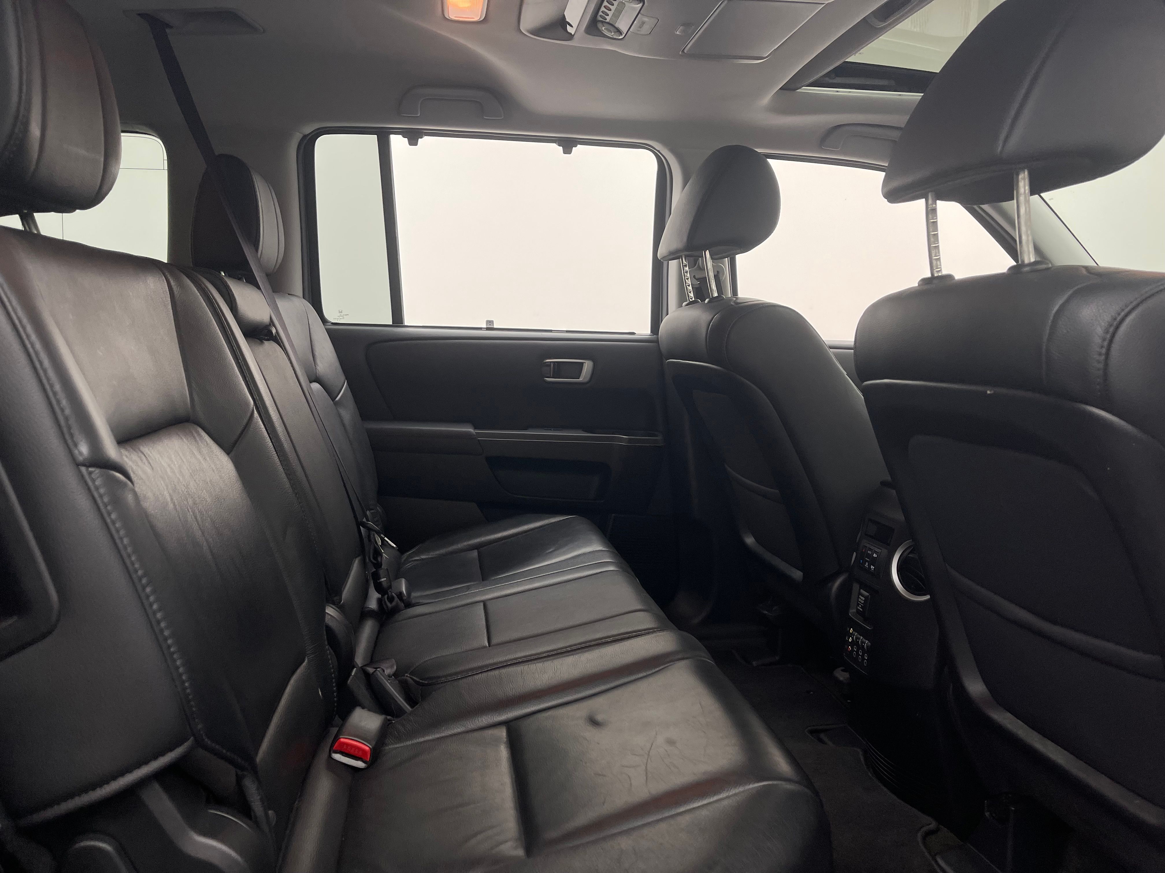 Used 2015 Modern Steel Metallic Honda Touring image 39