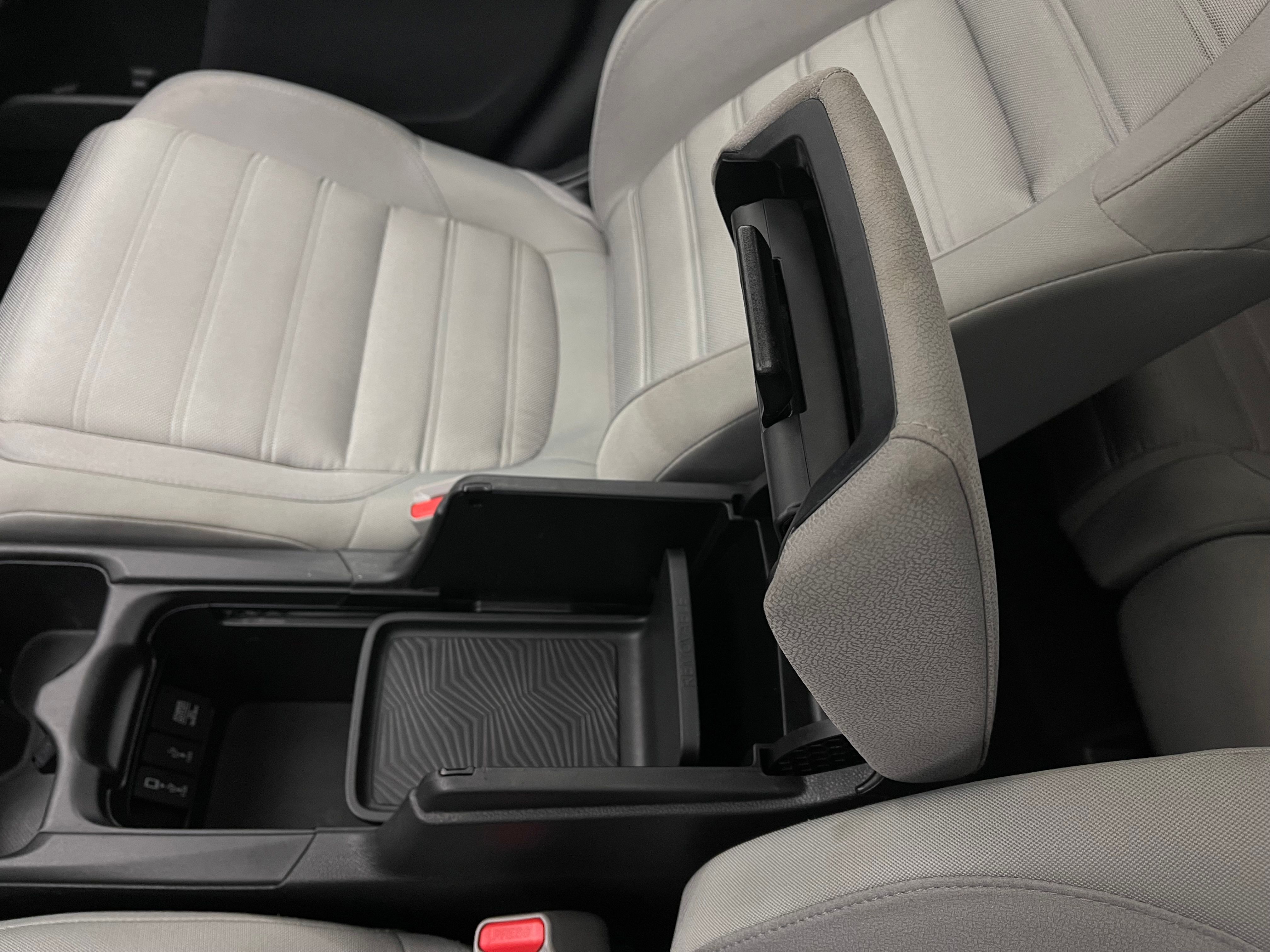 Used 2018 Silver Honda EX image 31