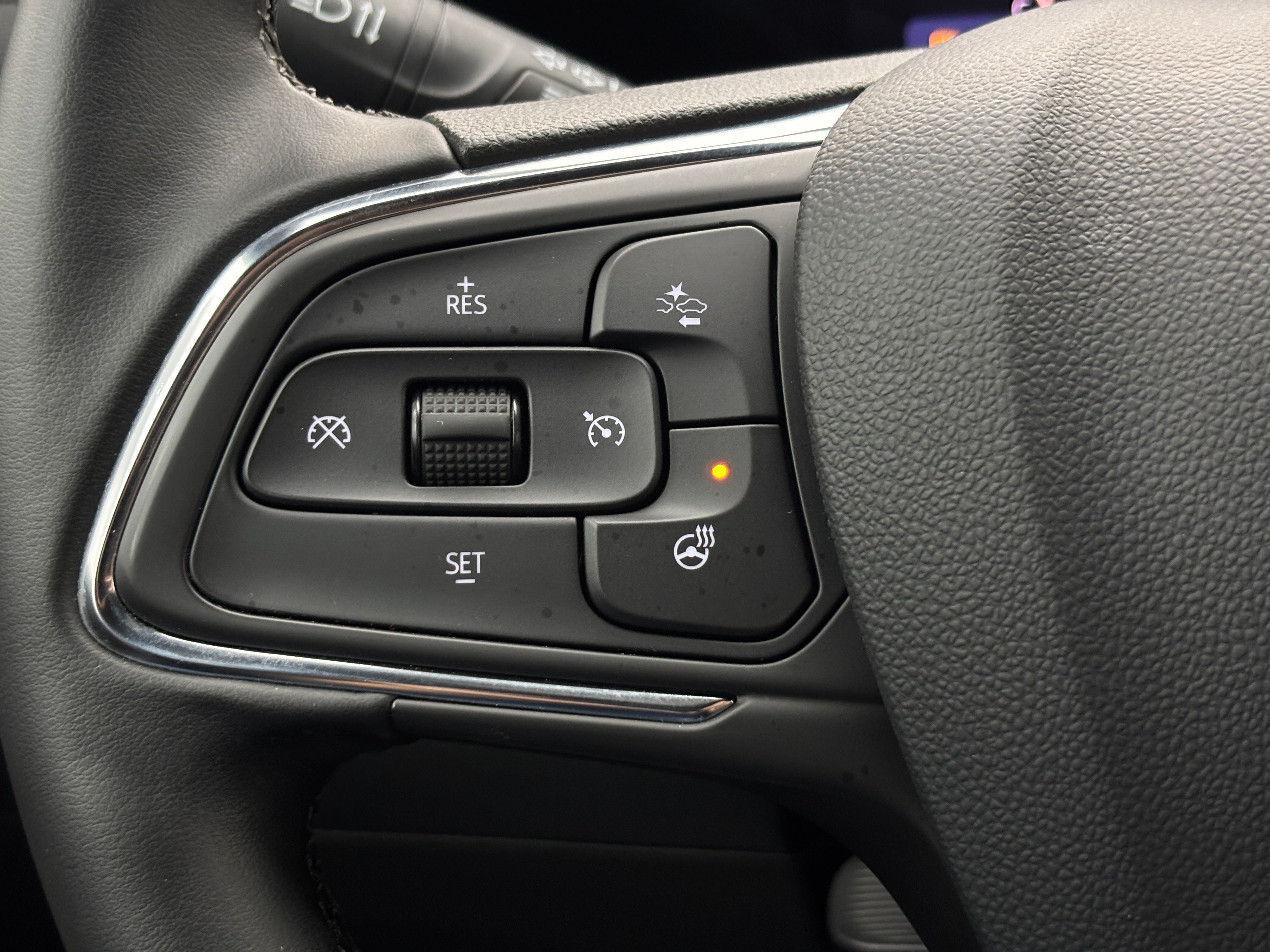 Used 2025 Summit White Buick Sport Touring image 21