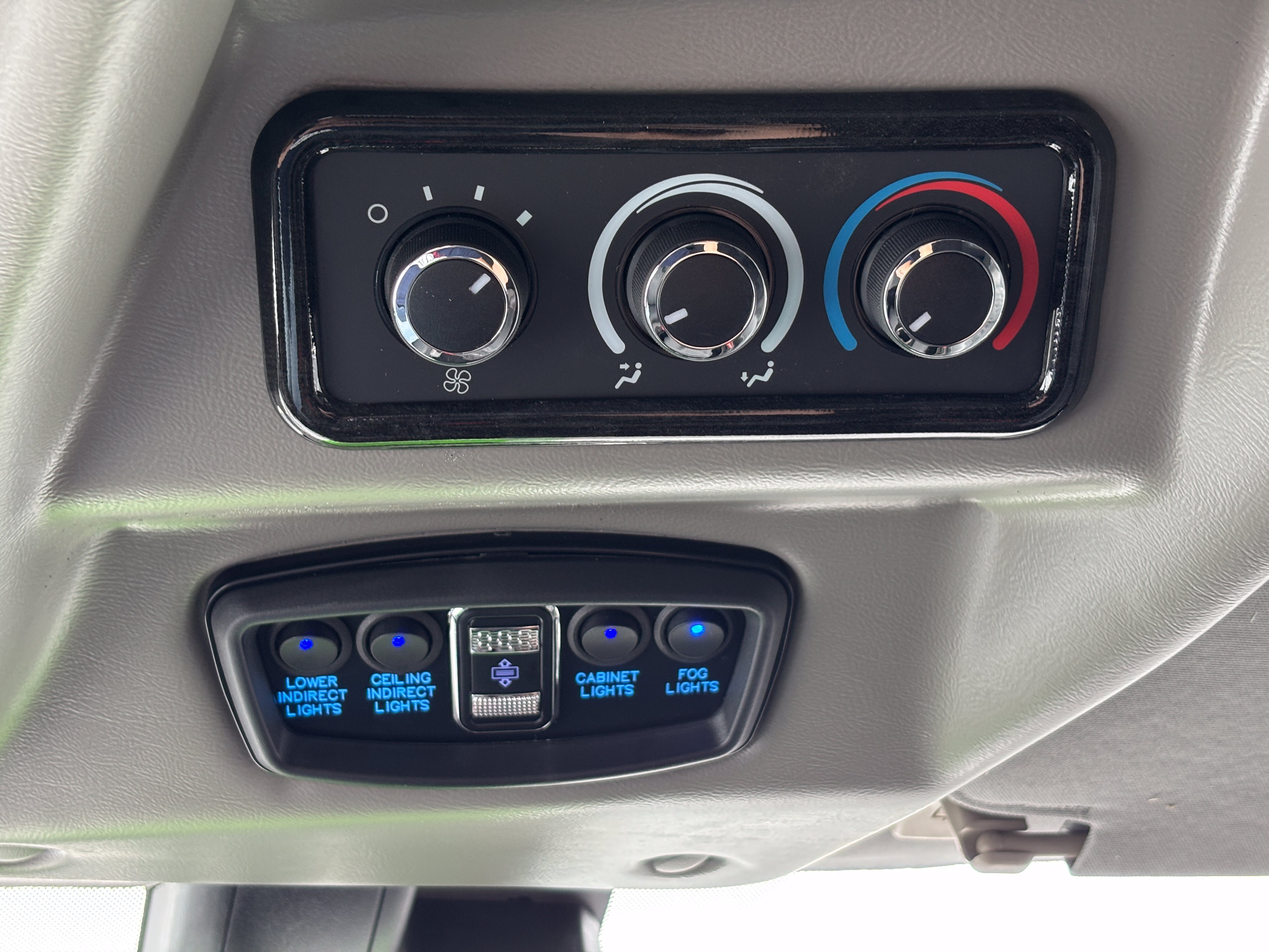 New 2026 Special Exterior Color GMC Explorer Limited SE image 26