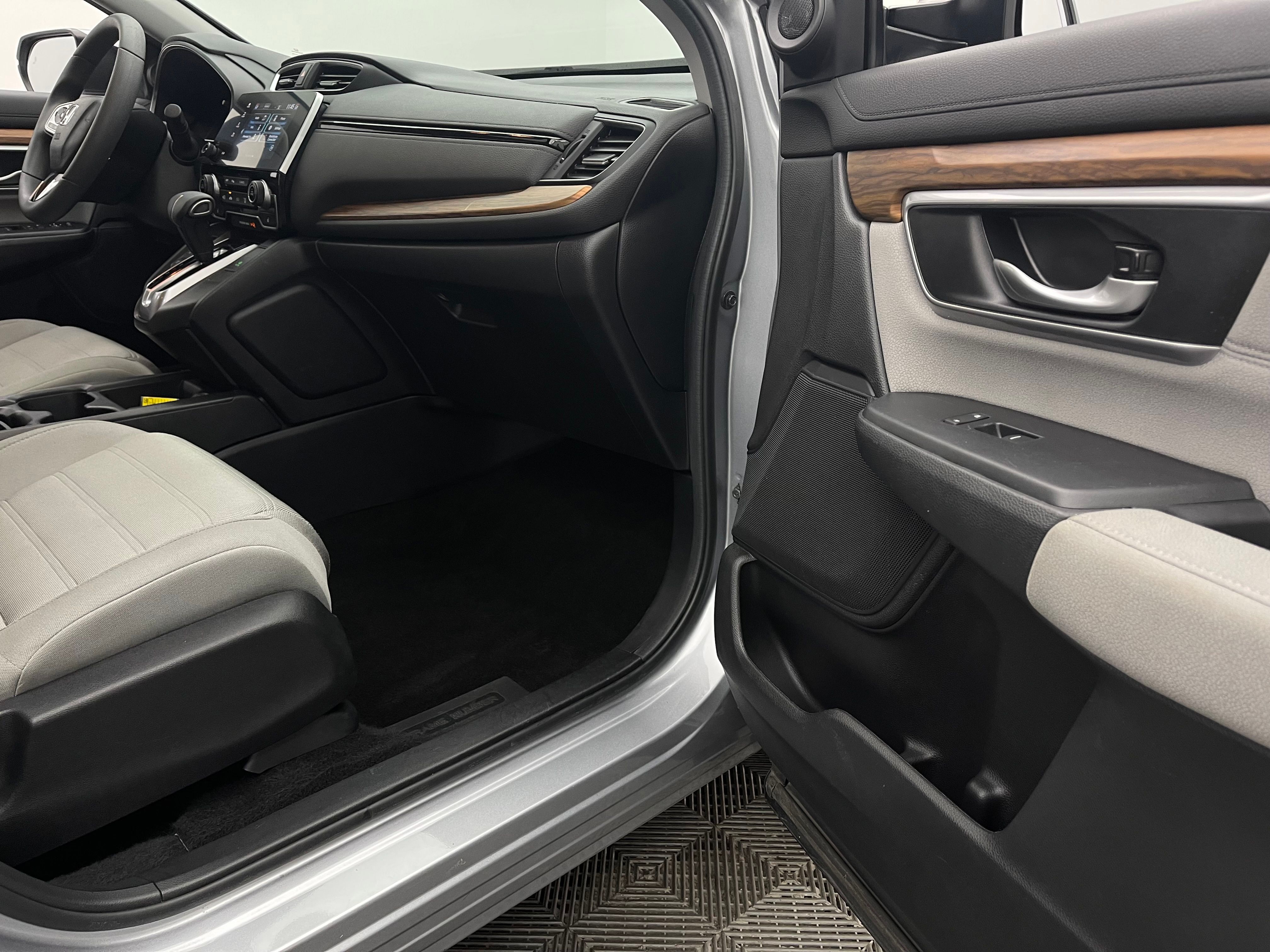 Used 2018 Silver Honda EX image 32