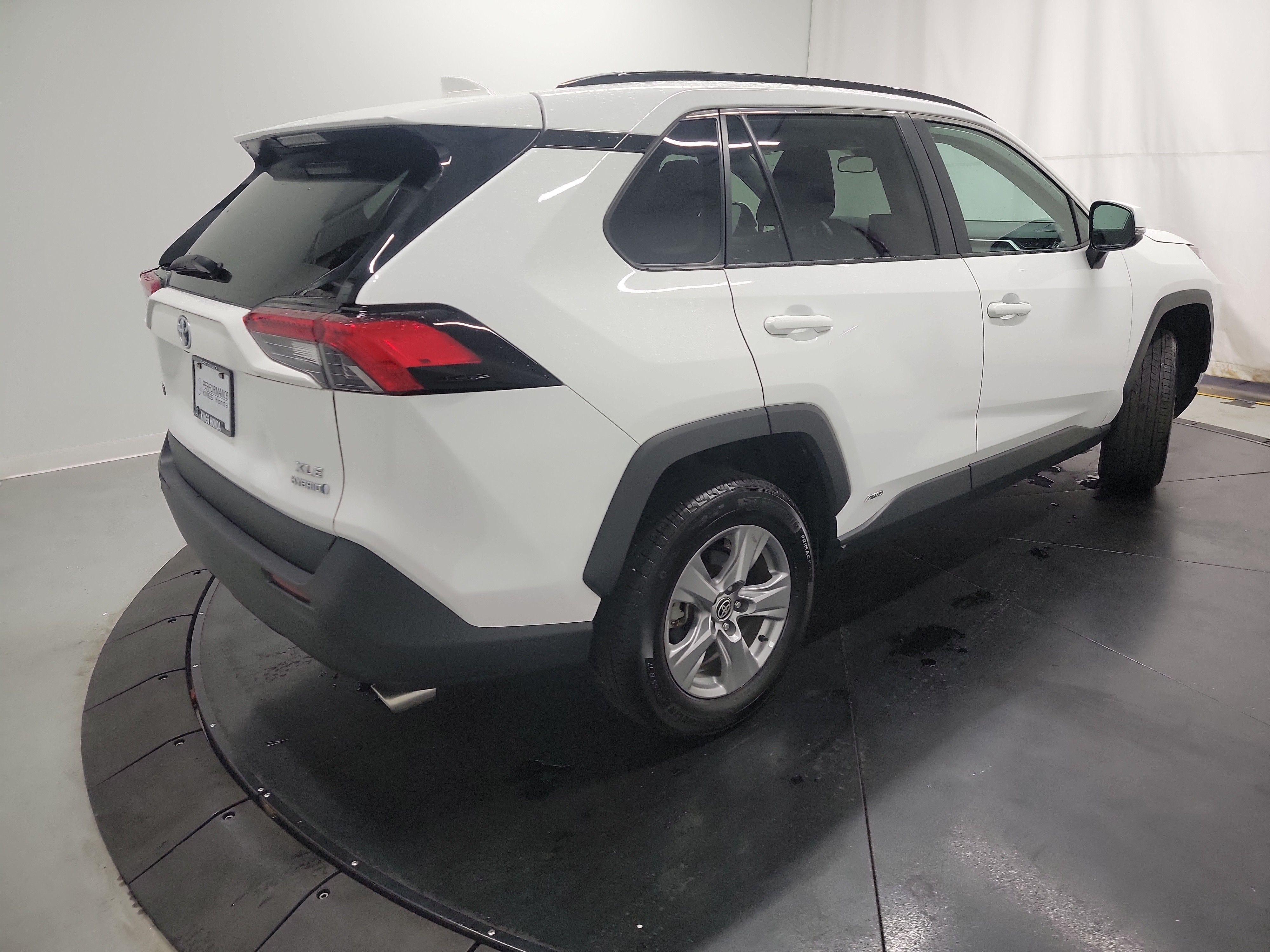 2024 Toyota RAV4 Hybrid XLE photo