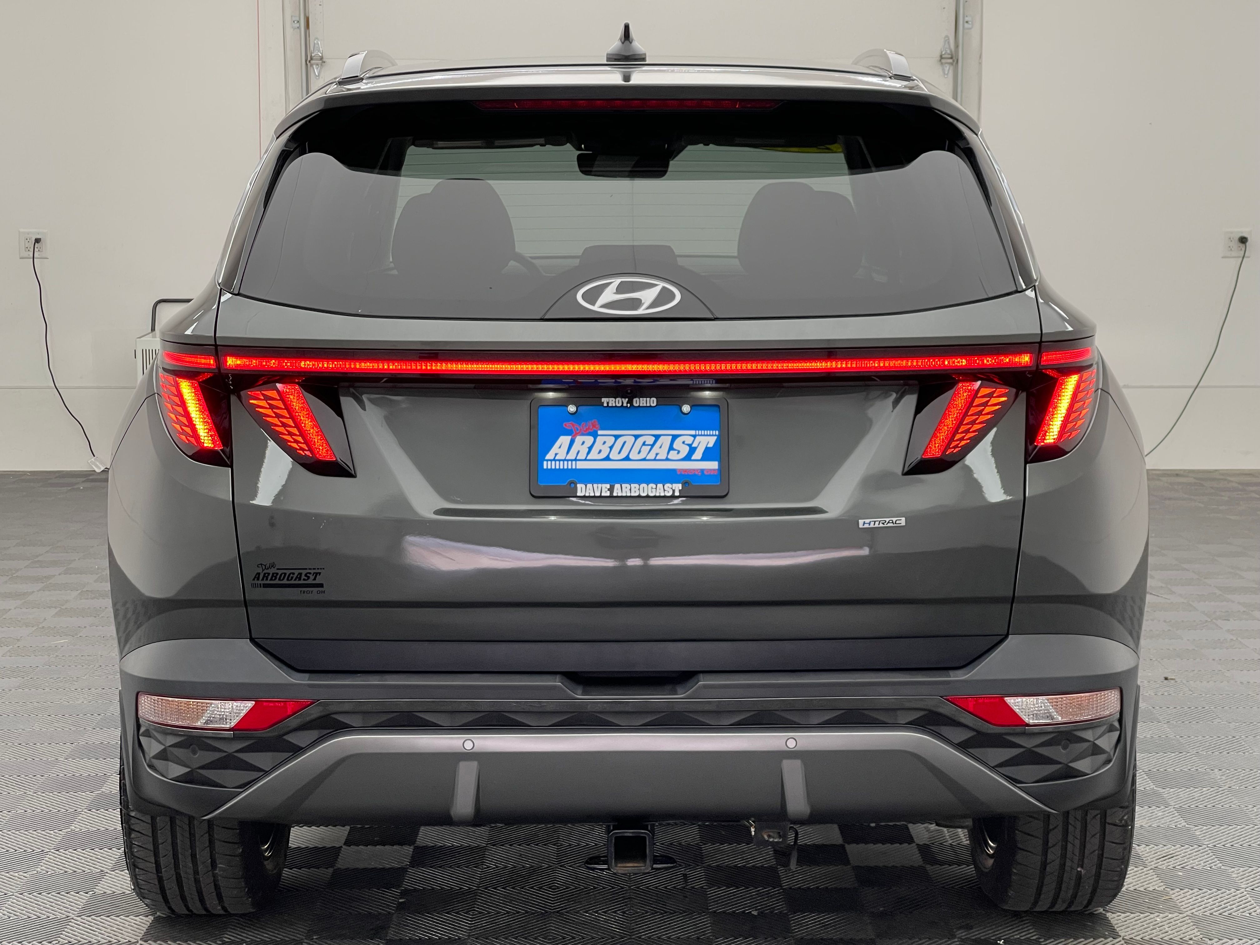 Used 2023 Amazon Gray Hyundai Limited image 9