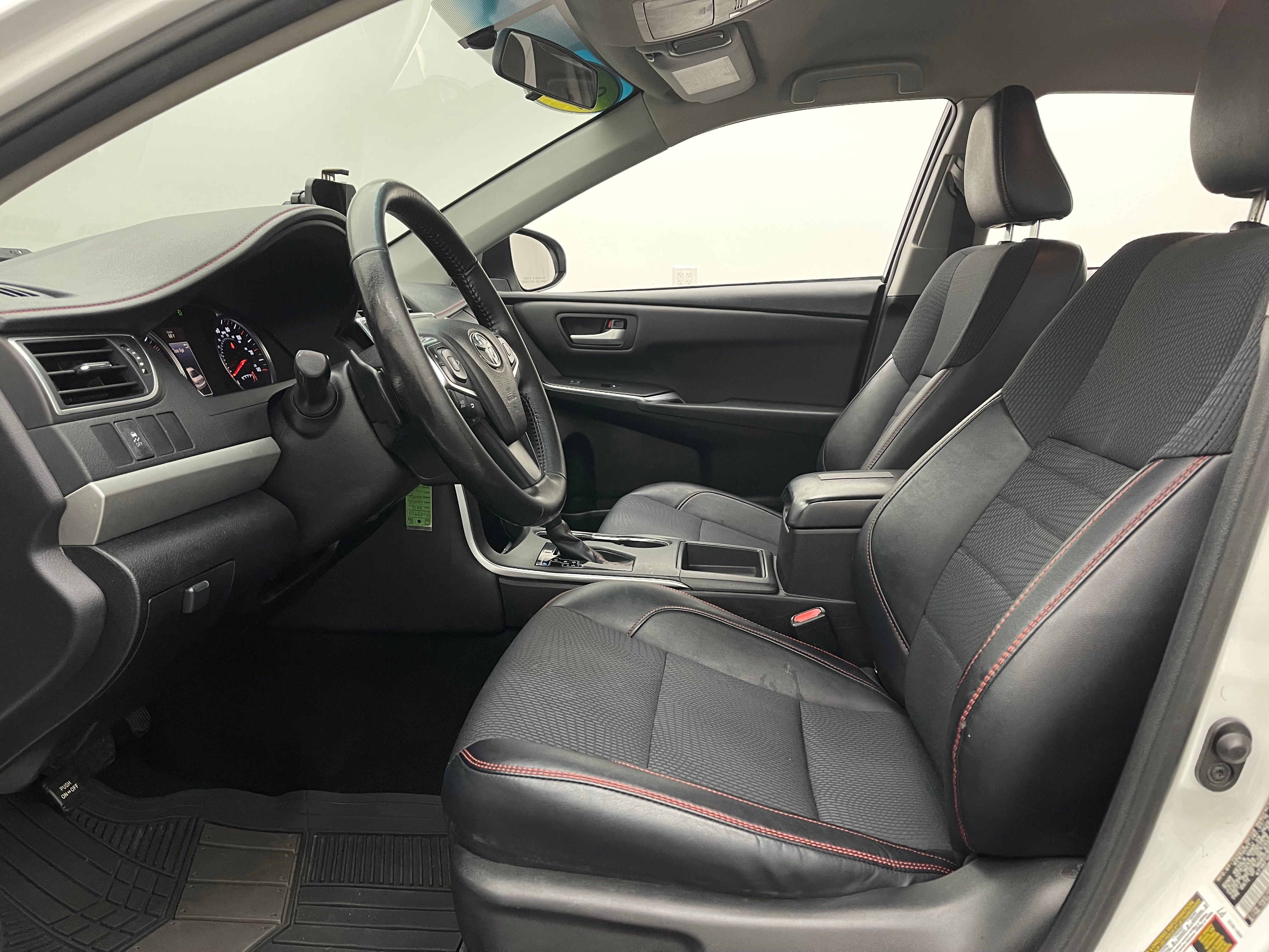 Used 2016 Super White Toyota SE image 15