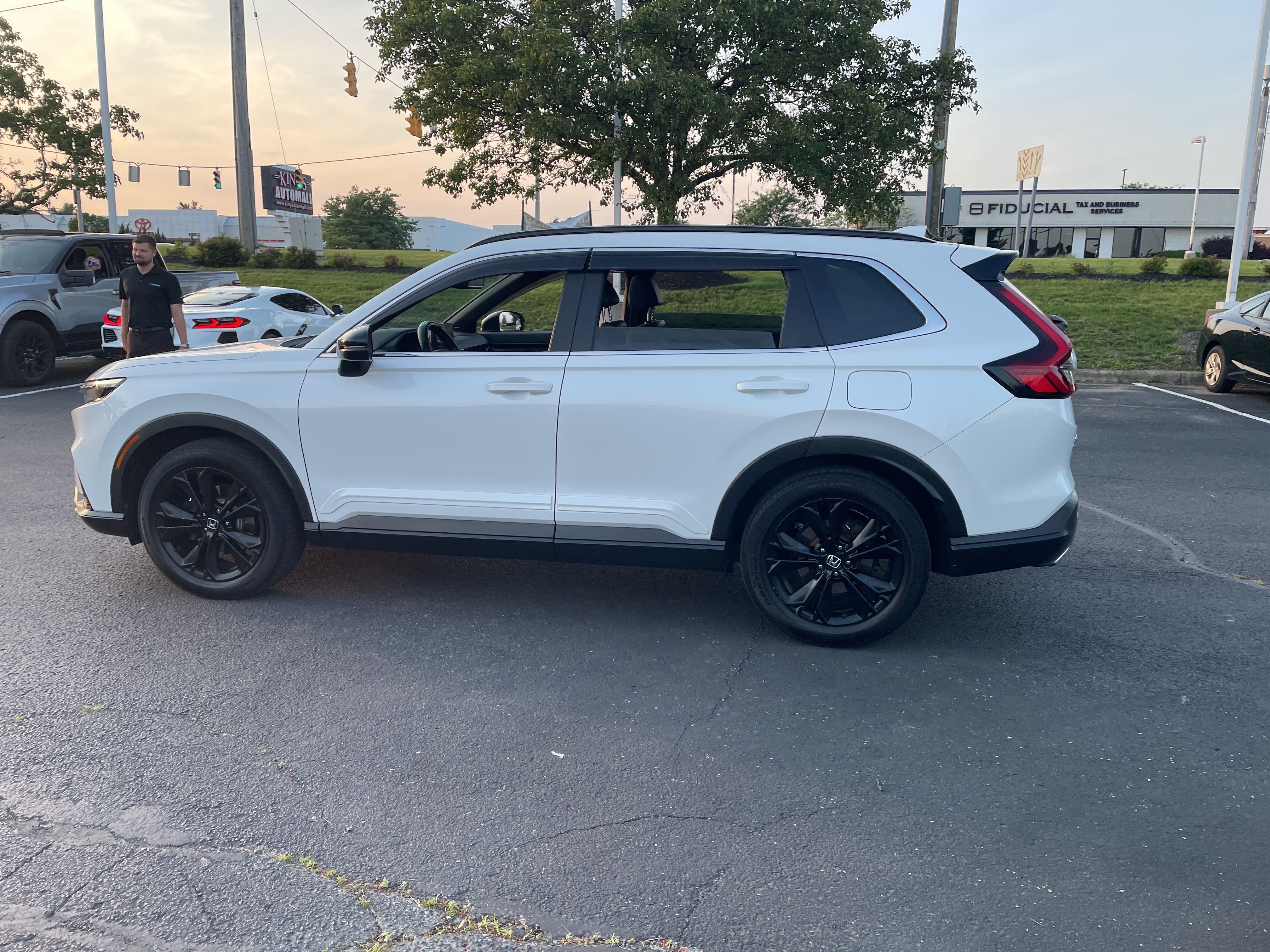 2023 Honda CR-V Hybrid Sport Touring photo