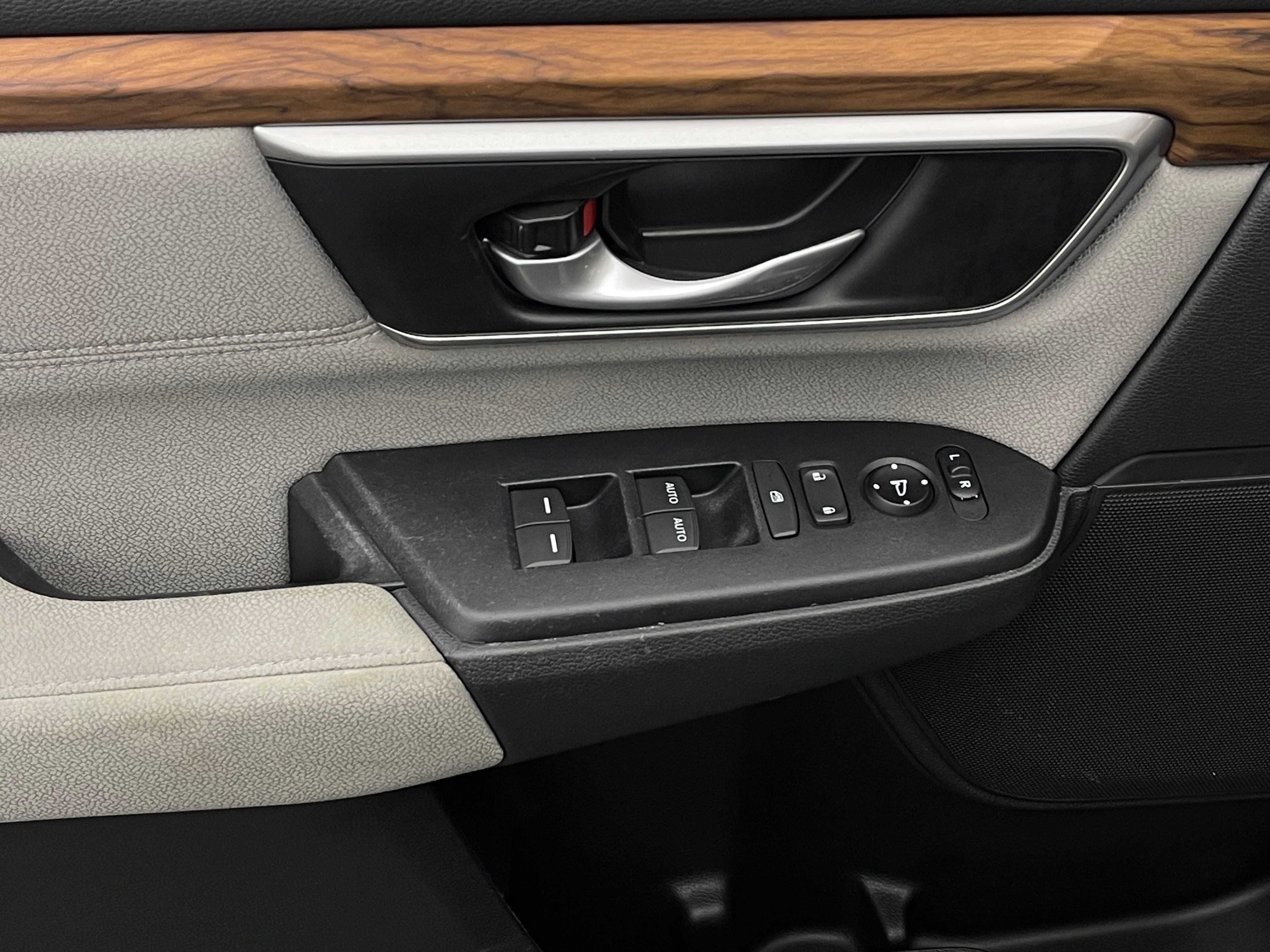 Used 2018 Silver Honda EX image 16