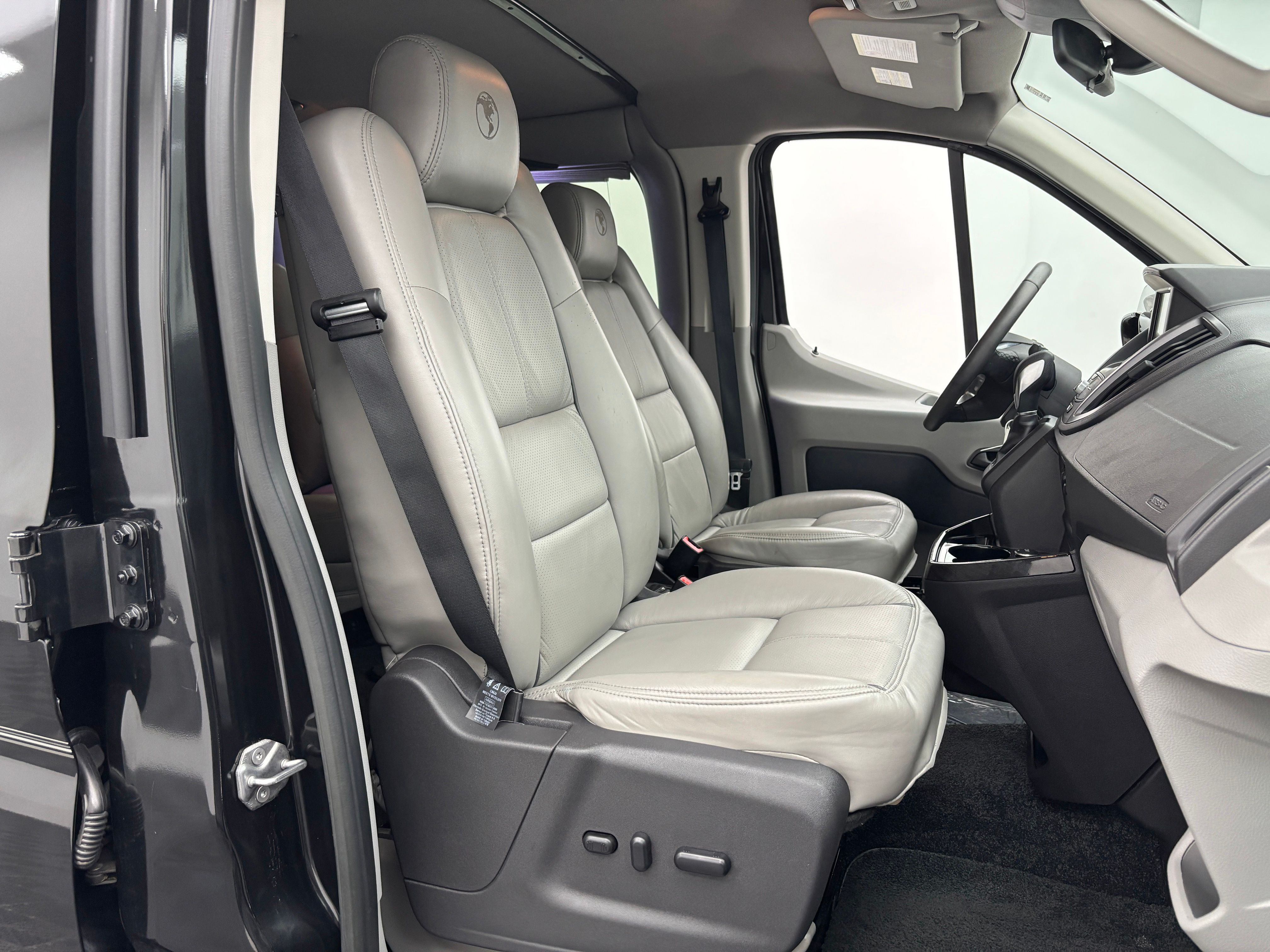 Used 2015 Tuxedo Black Metallic Ford Explorer Limited SE image 24