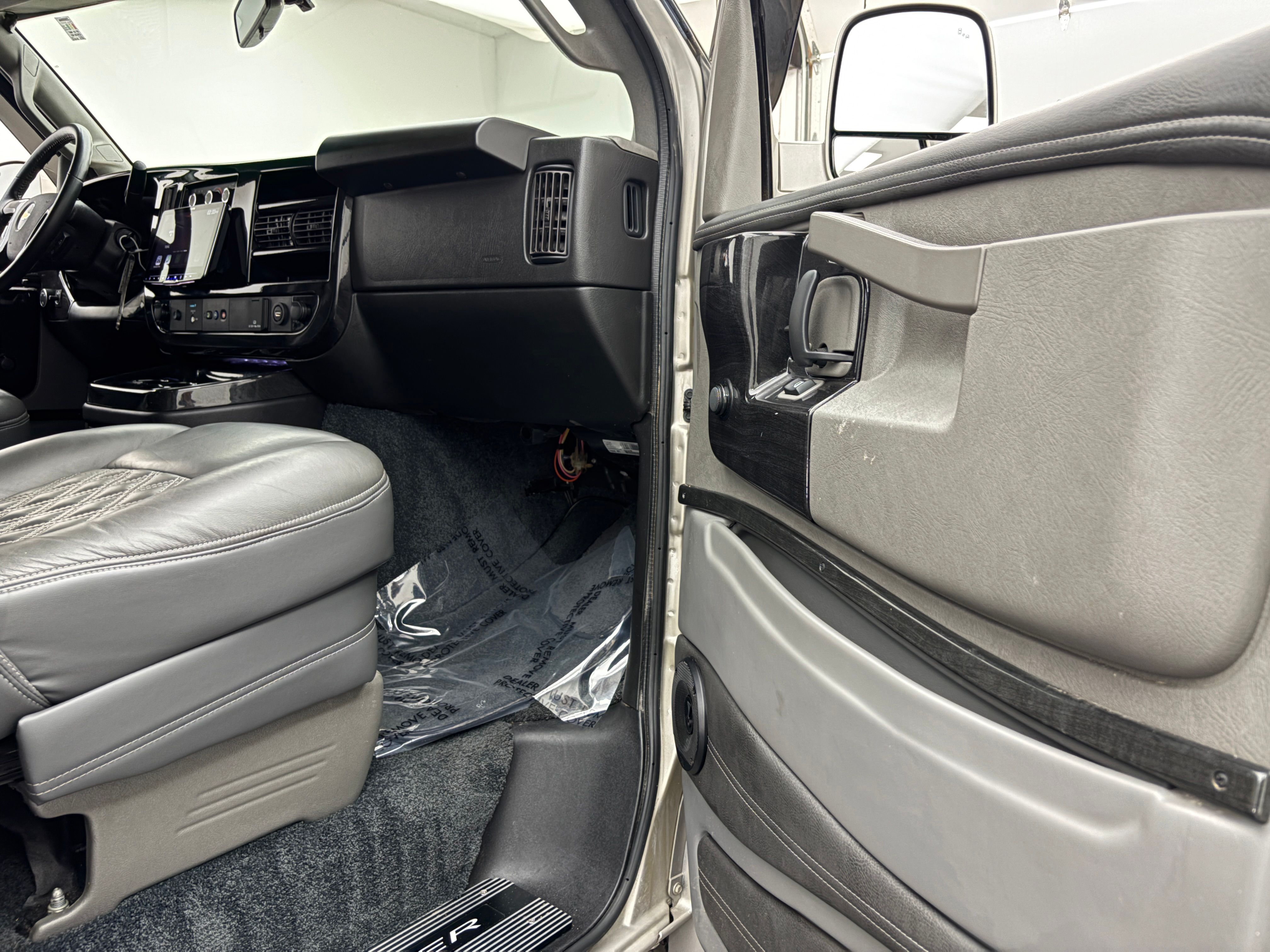 Used 2023 Silver Chevrolet Explorer Limited SE image 20