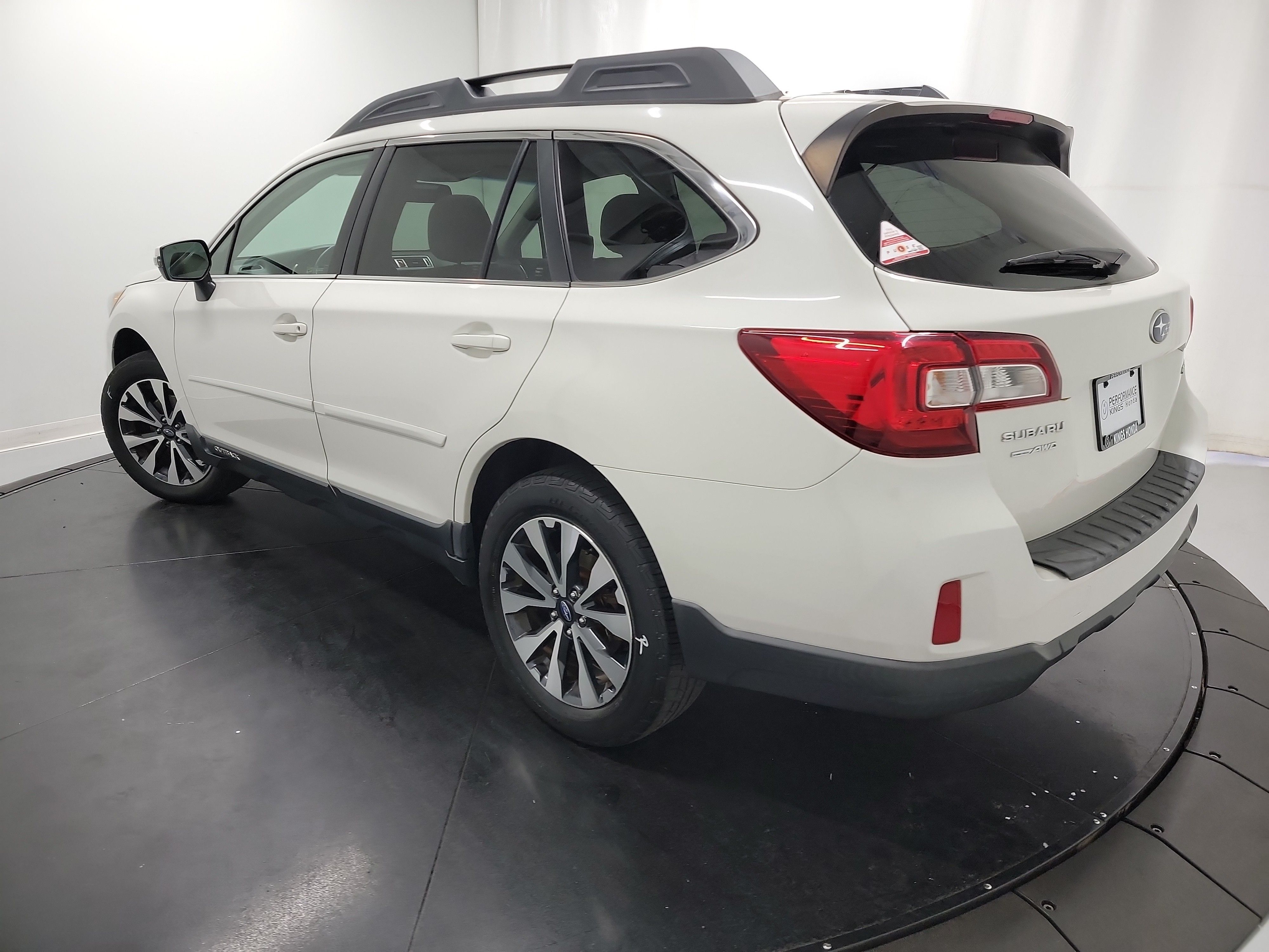 2015 Subaru Outback 2.5i photo