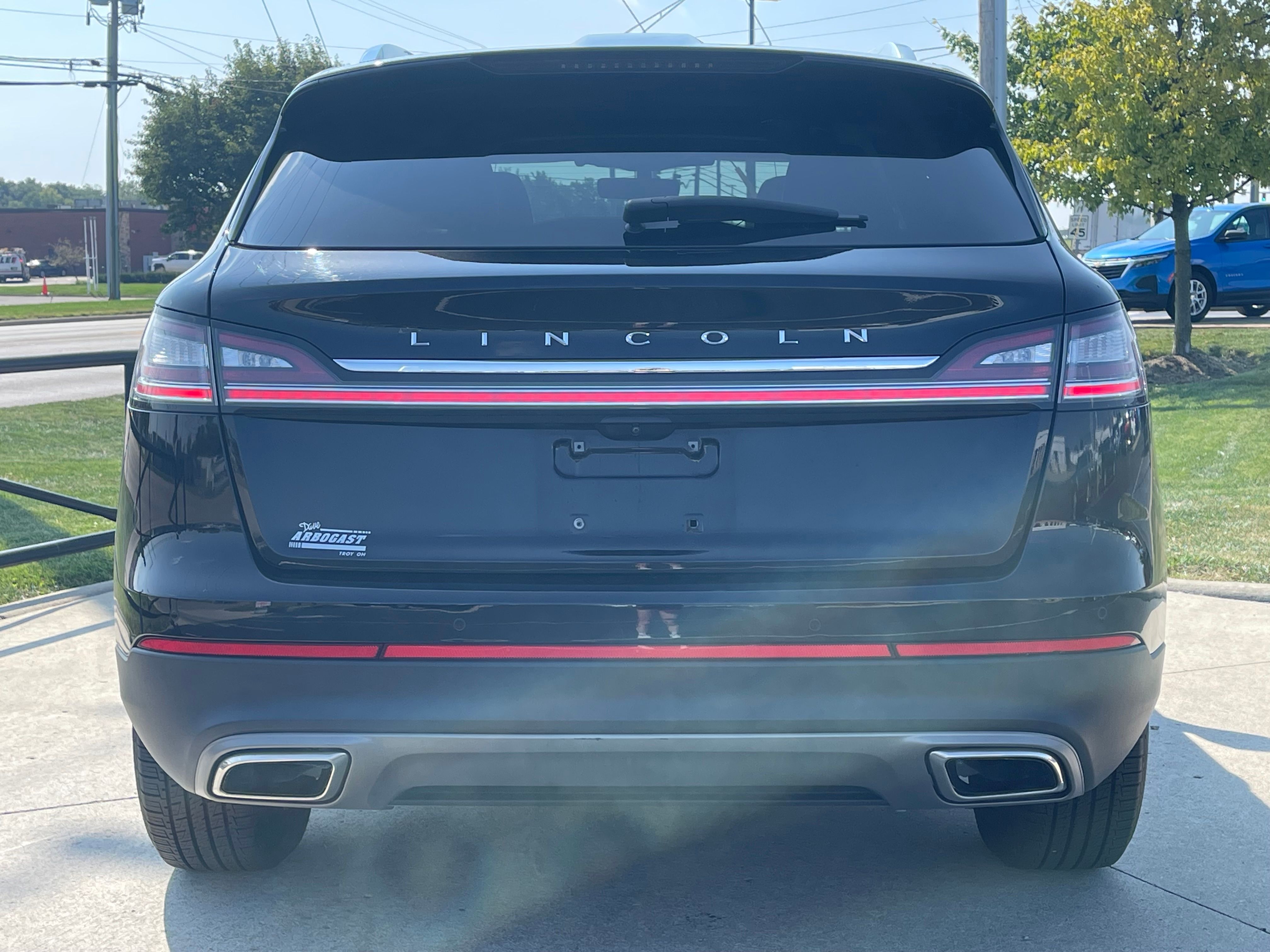 Used 2022 Infinite Black Metallic Clearcoat Lincoln Reserve image 6