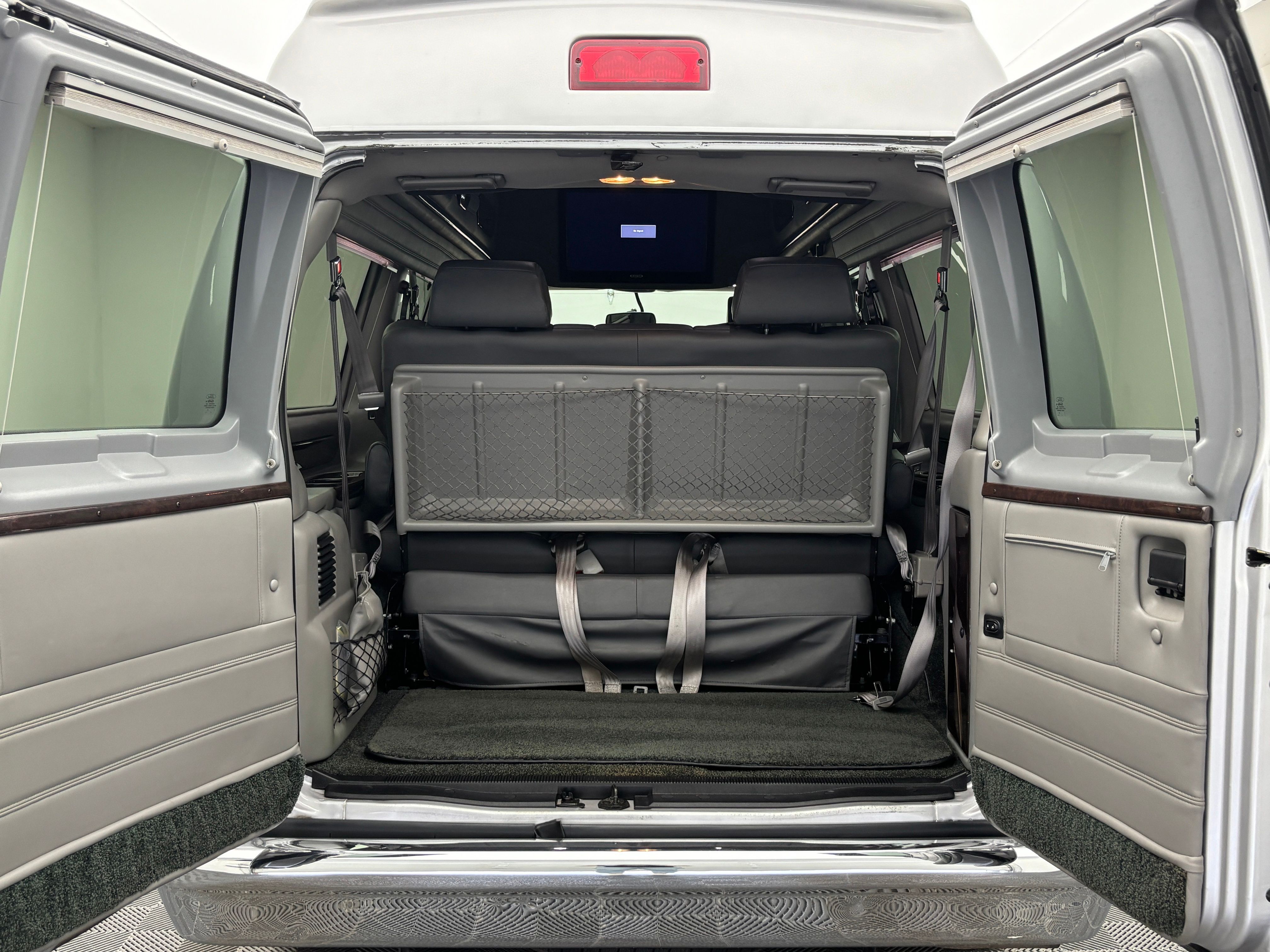 Used 2013 Ingot Silver Ford Explorer Limited SE image 10