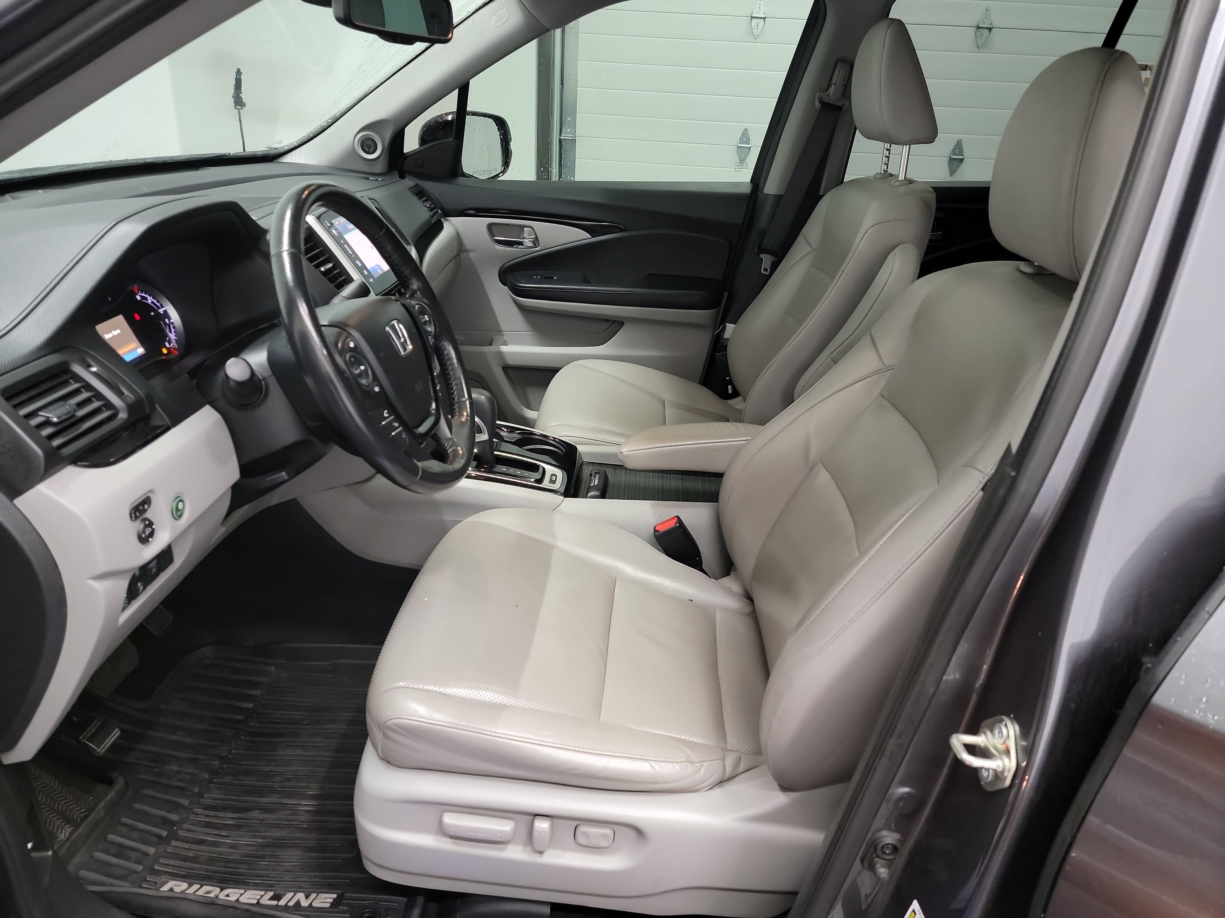 2017 Honda Ridgeline RTL-E photo
