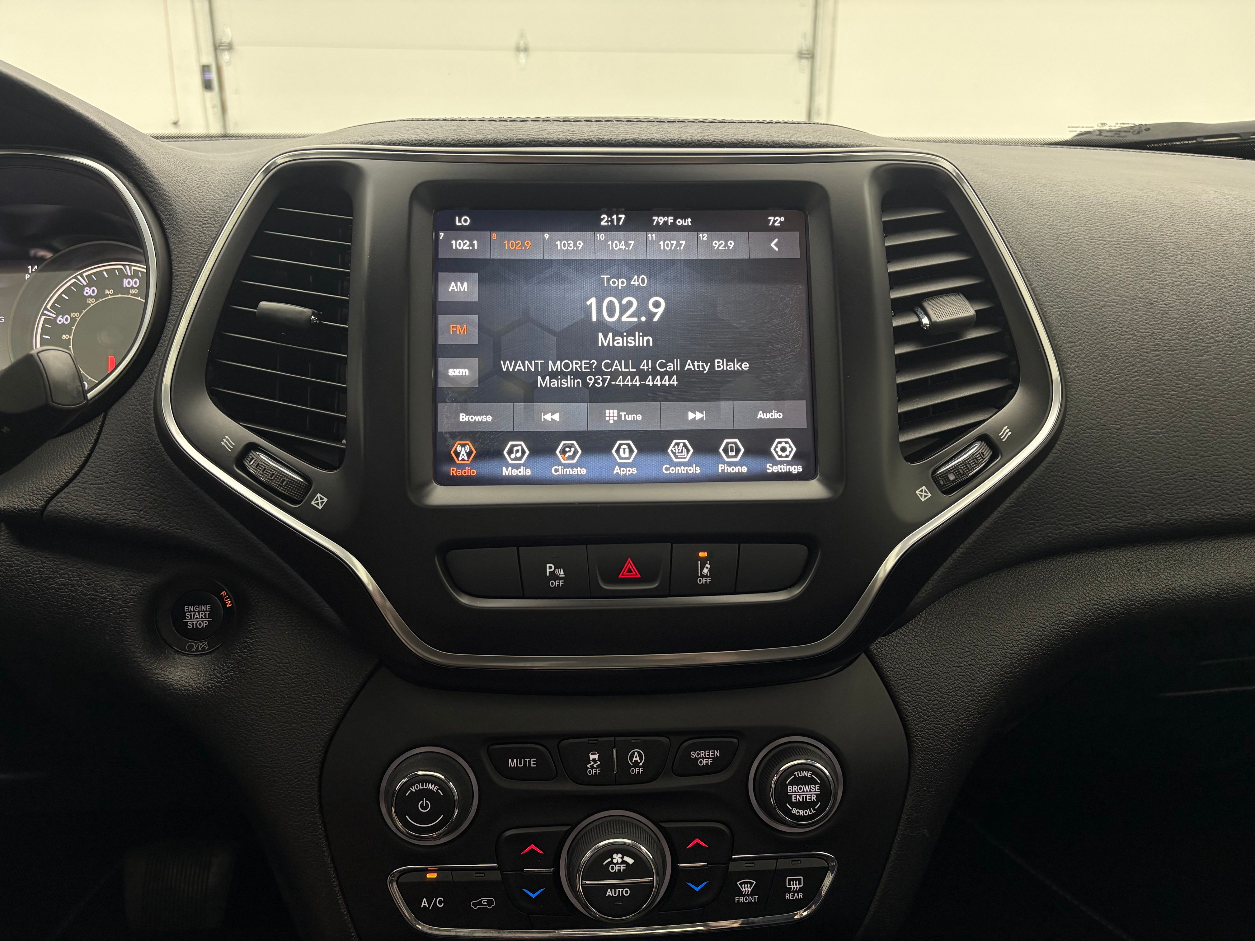 Used 2021 Bright White Clearcoat Jeep Latitude Lux image 26
