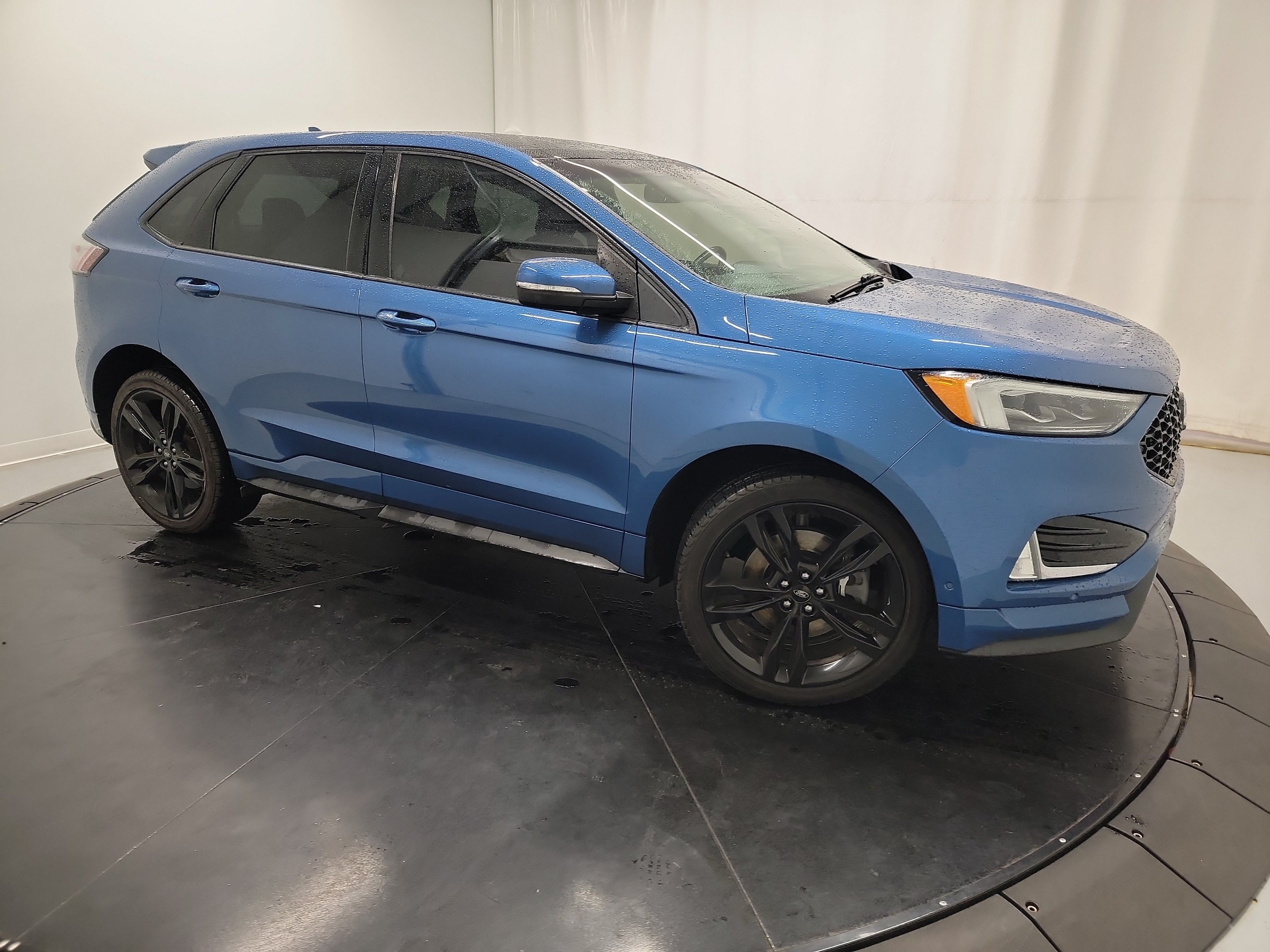 2019 Ford Edge ST photo