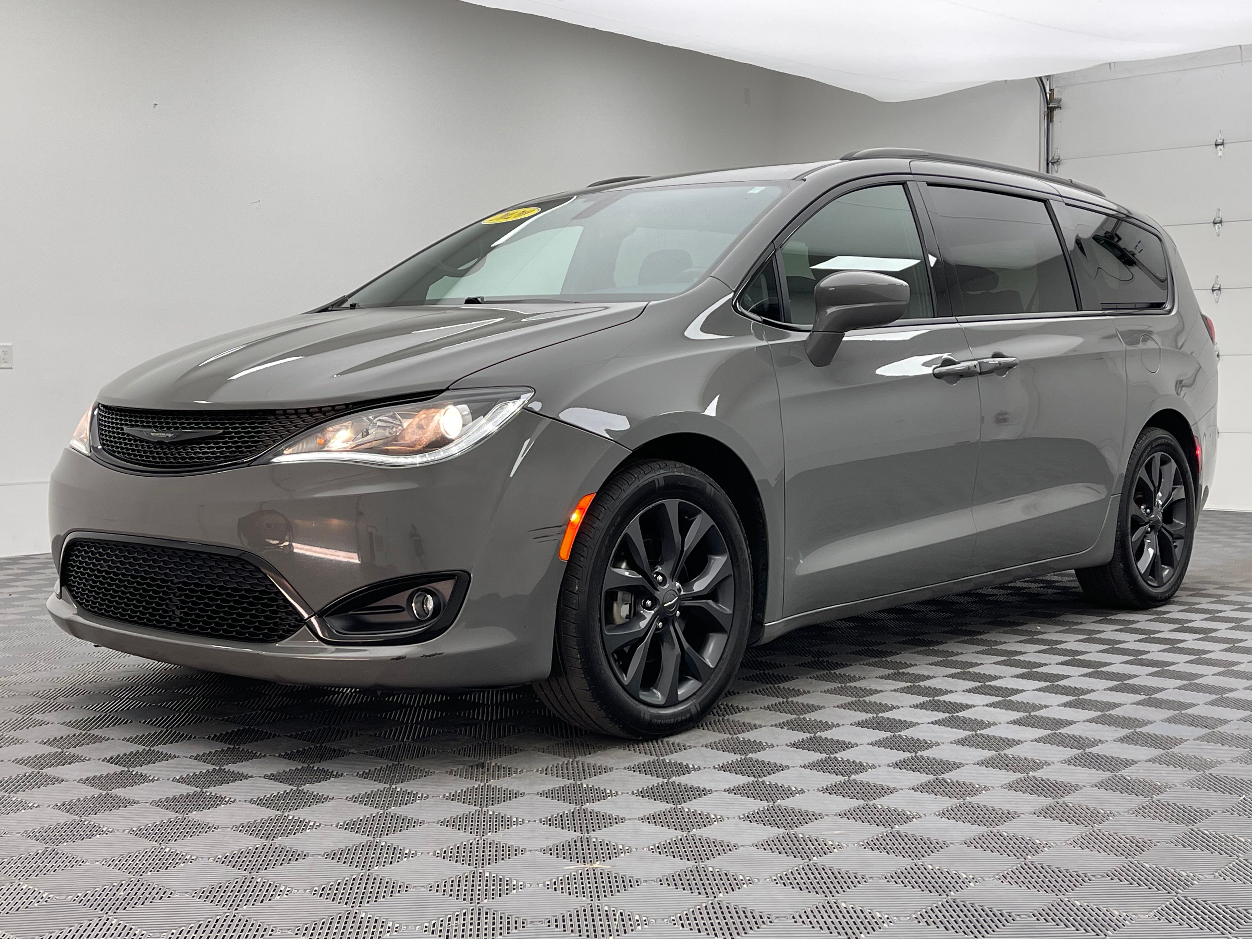 Used 2020 Ceramic Gray Clearcoat Chrysler Touring L Plus image 2