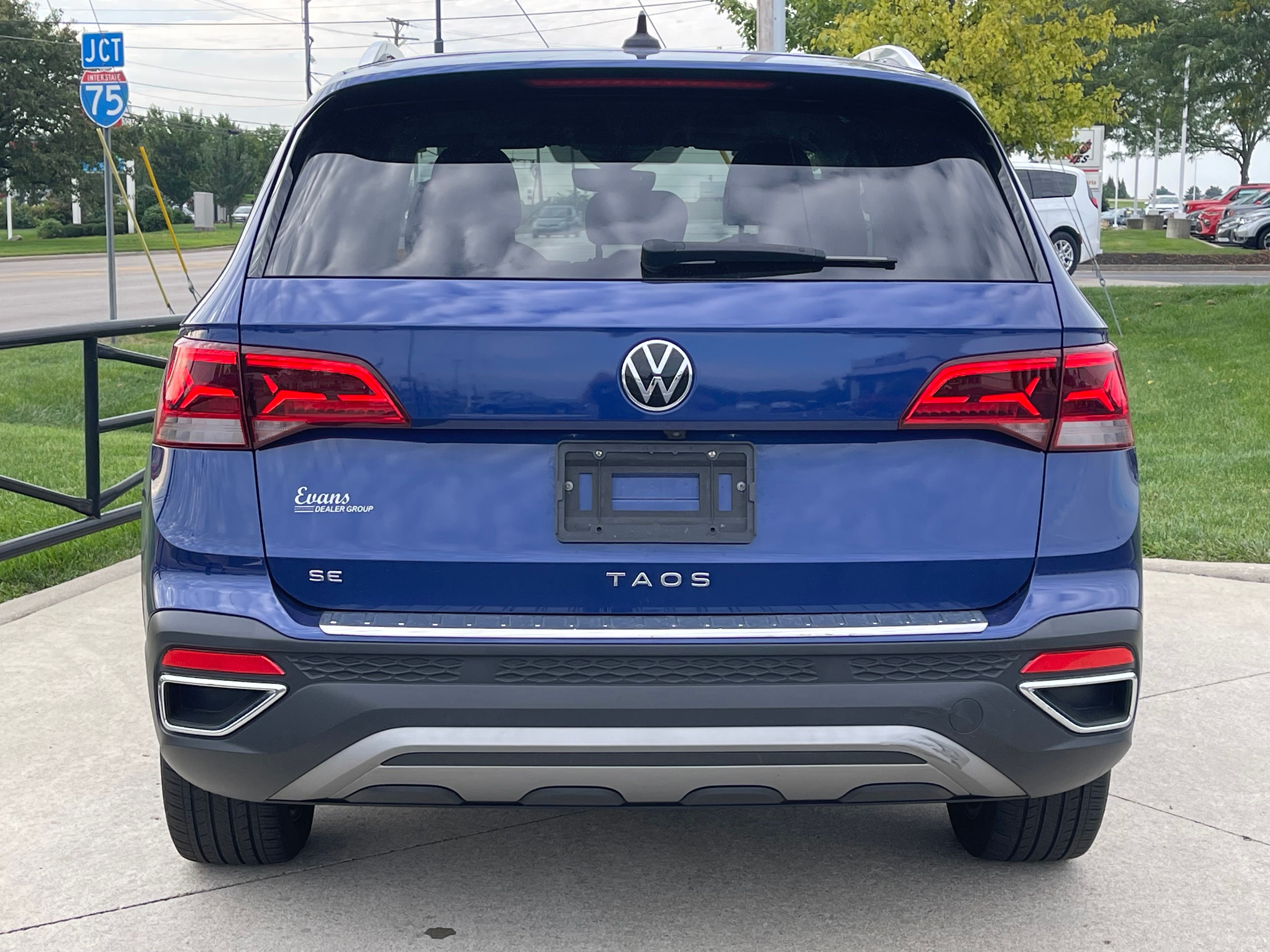 Used 2022 Blue Metallic Volkswagen 1.5T SE image 6