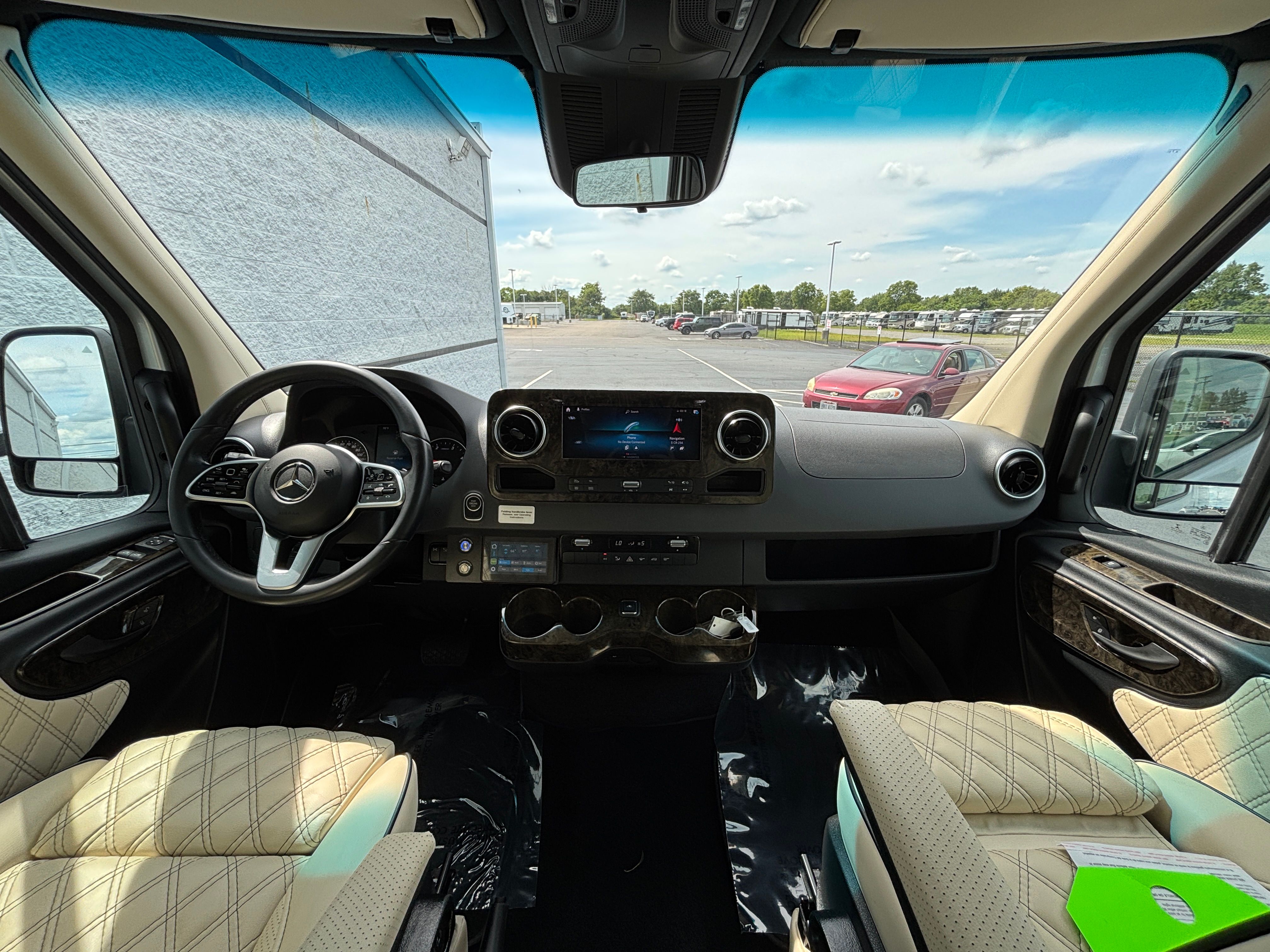 Used 2021 Silver Mercedes-Benz Discovery Cross Country image 25