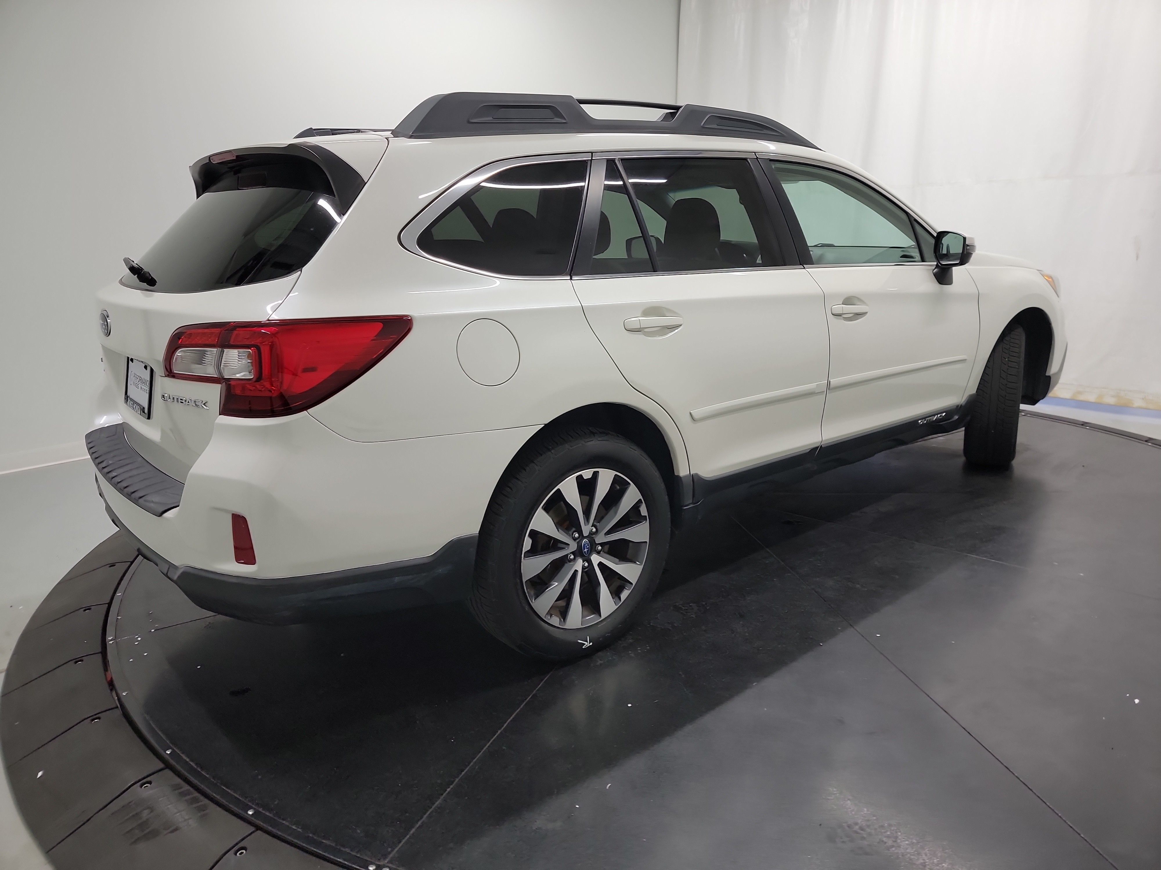2015 Subaru Outback 2.5i photo