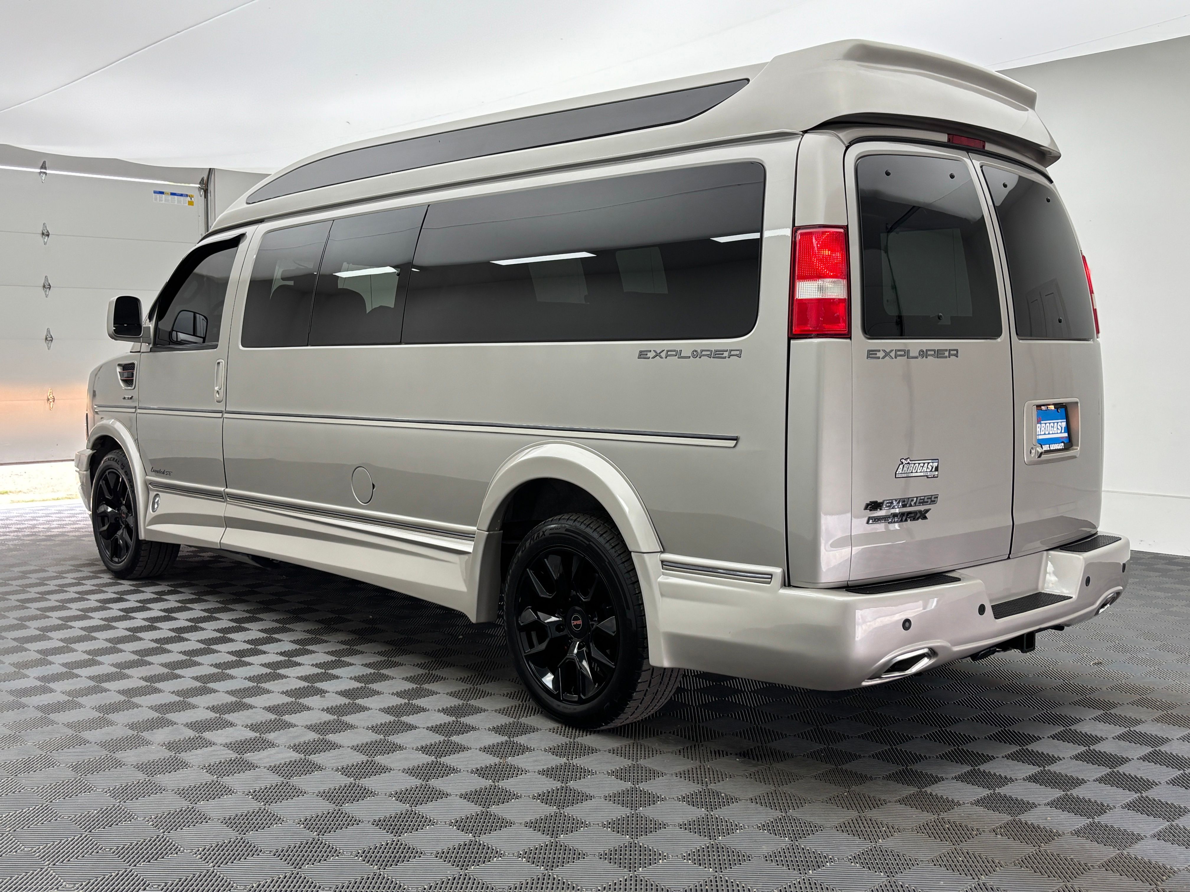 Used 2023 Silver Chevrolet Explorer Limited SE image 12