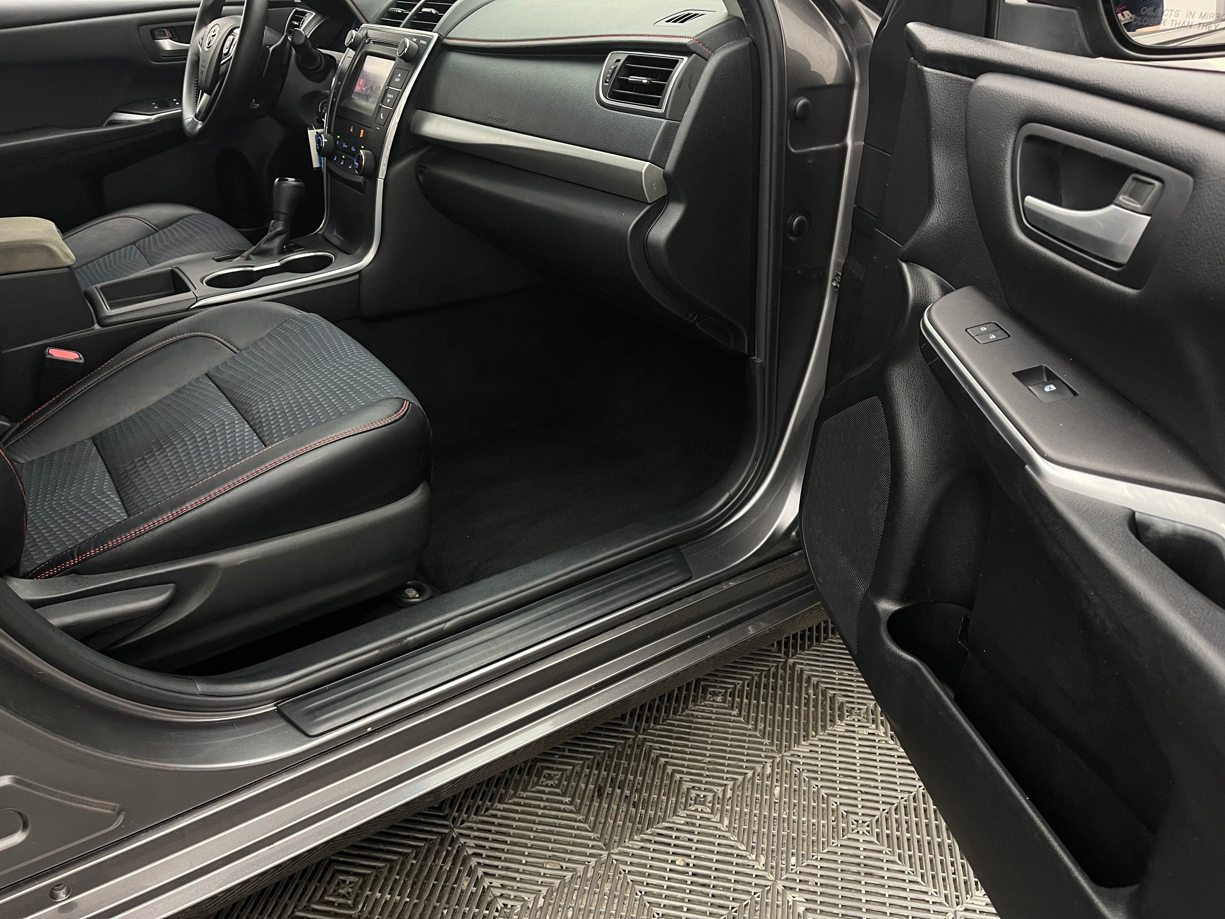 Used 2015 Predawn Gray Mica Toyota SE image 28