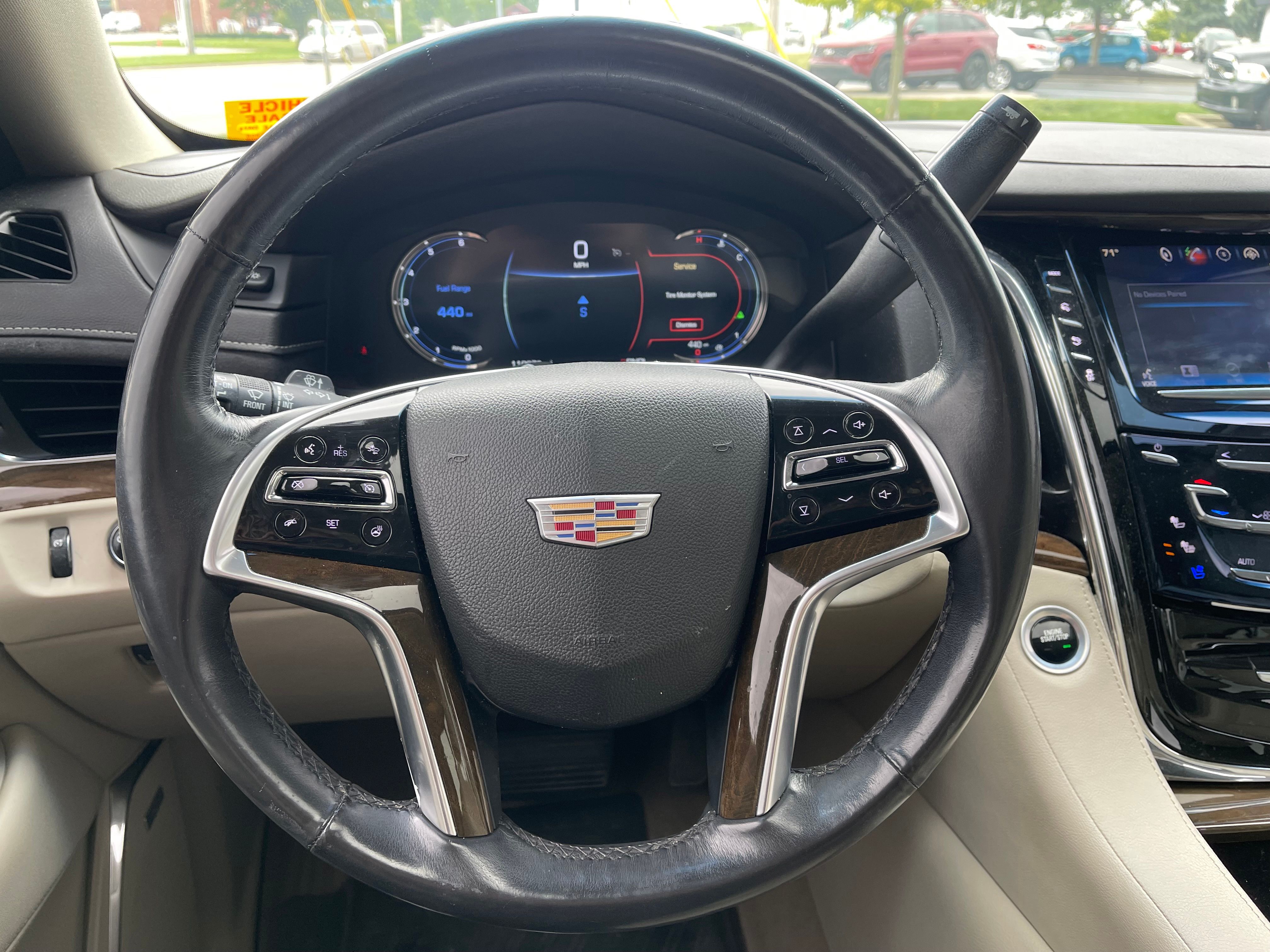 Used 2018 Crystal White Tricoat Cadillac Premium image 9