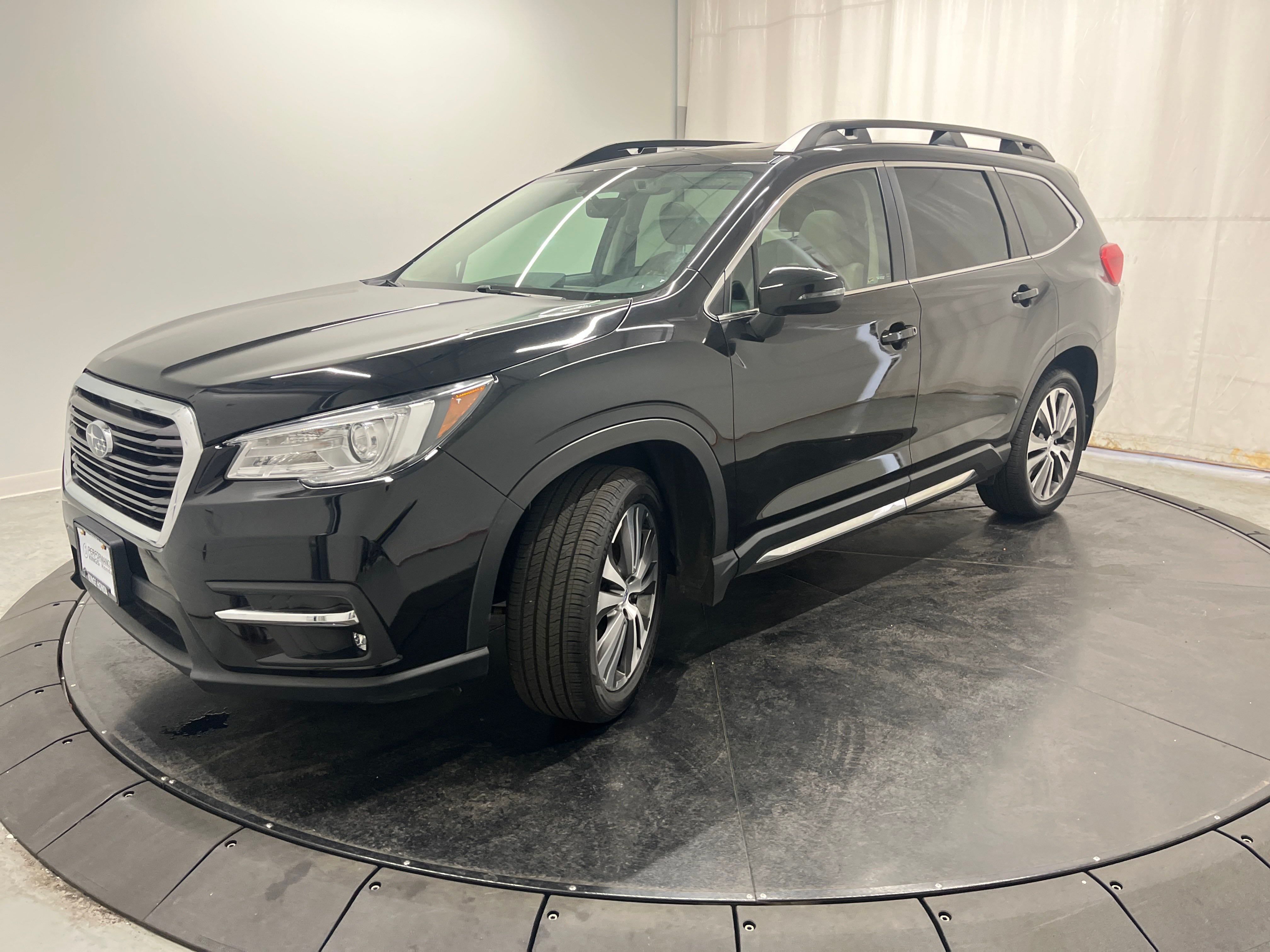 2022 Subaru Ascent Limited photo