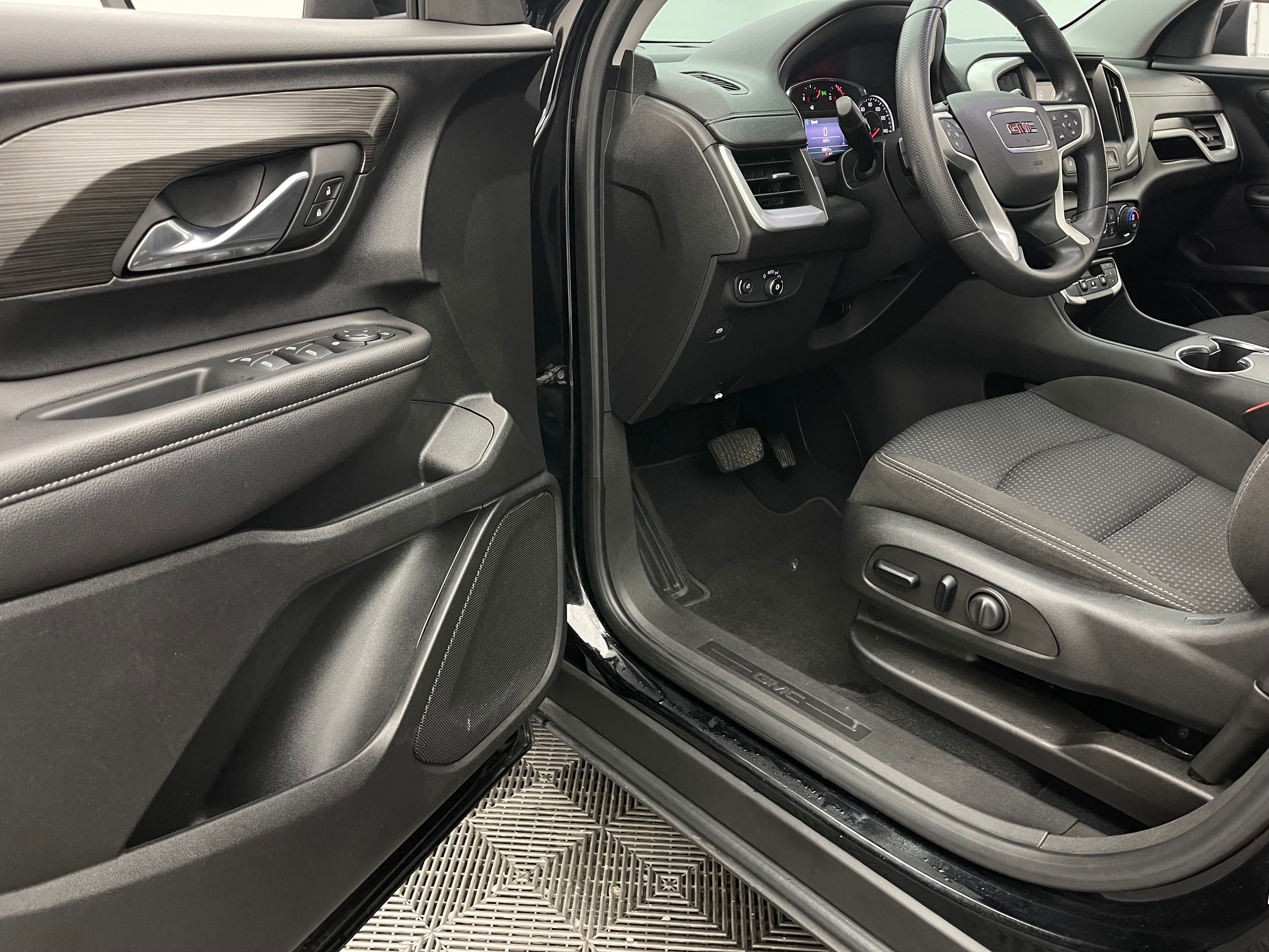 Used 2022 Ebony Twilight Metallic GMC SLE image 14