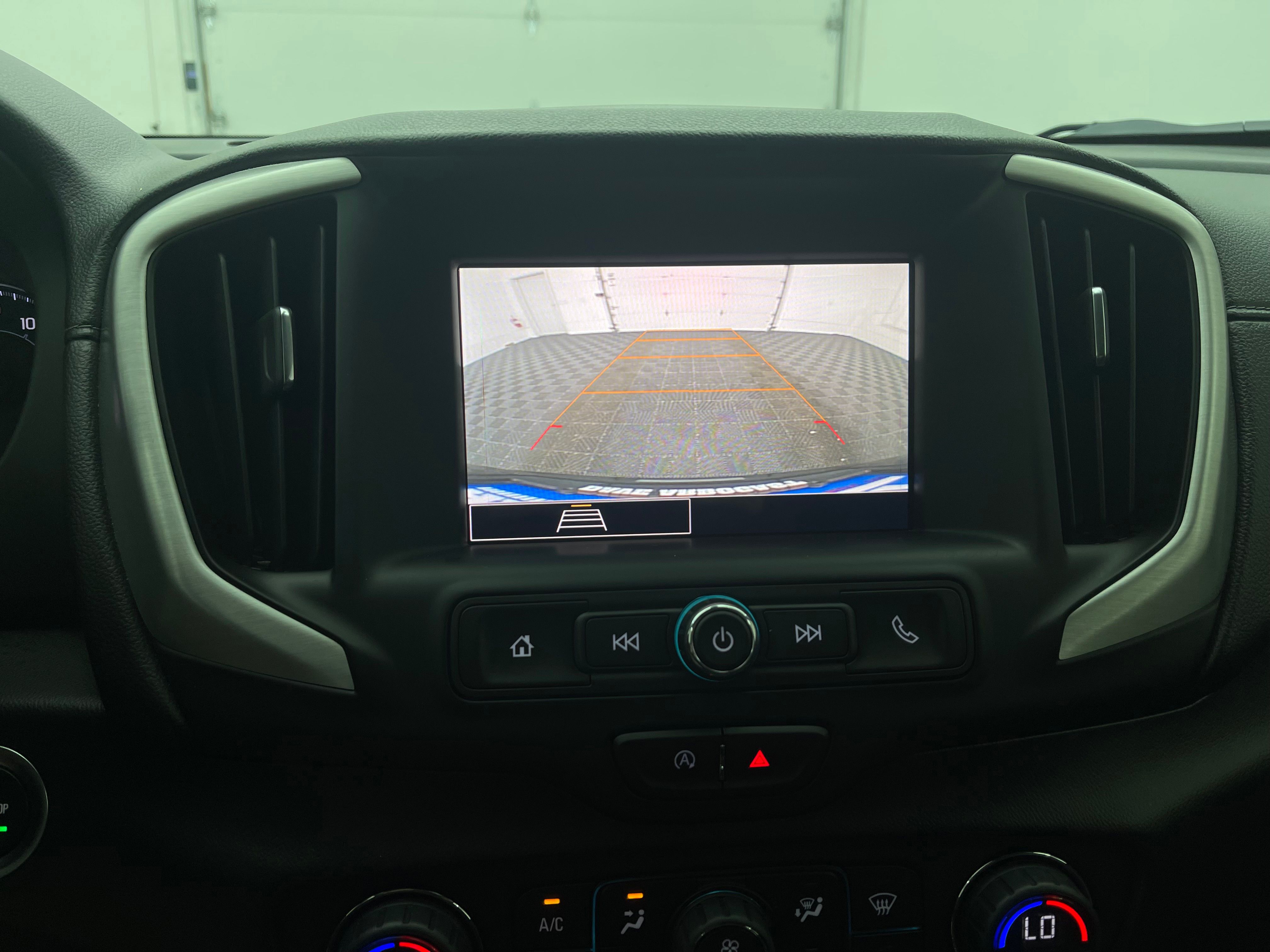 Used 2022 Ebony Twilight Metallic GMC SLE image 4
