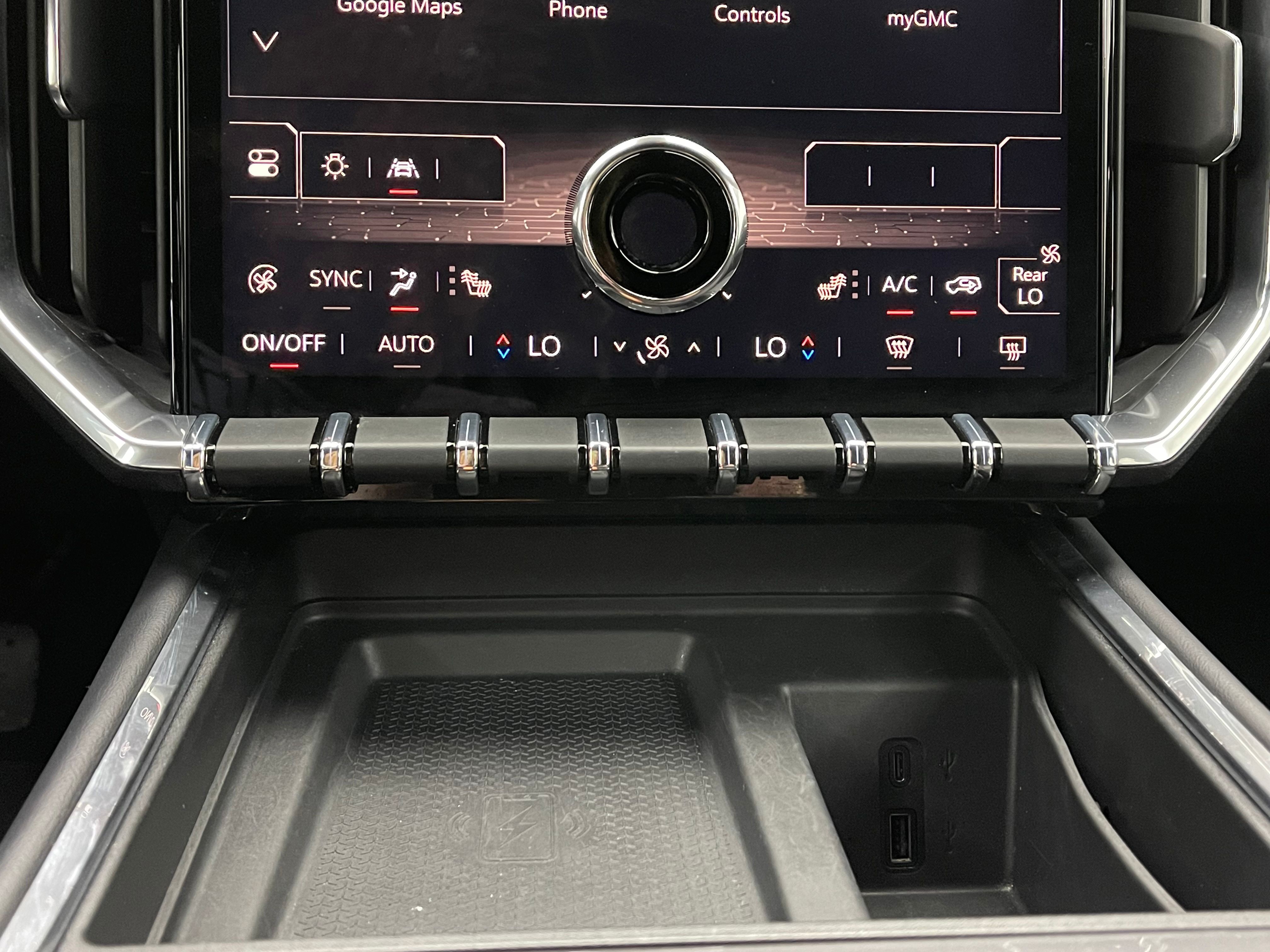 Used 2025 Summit White GMC Elevation image 27