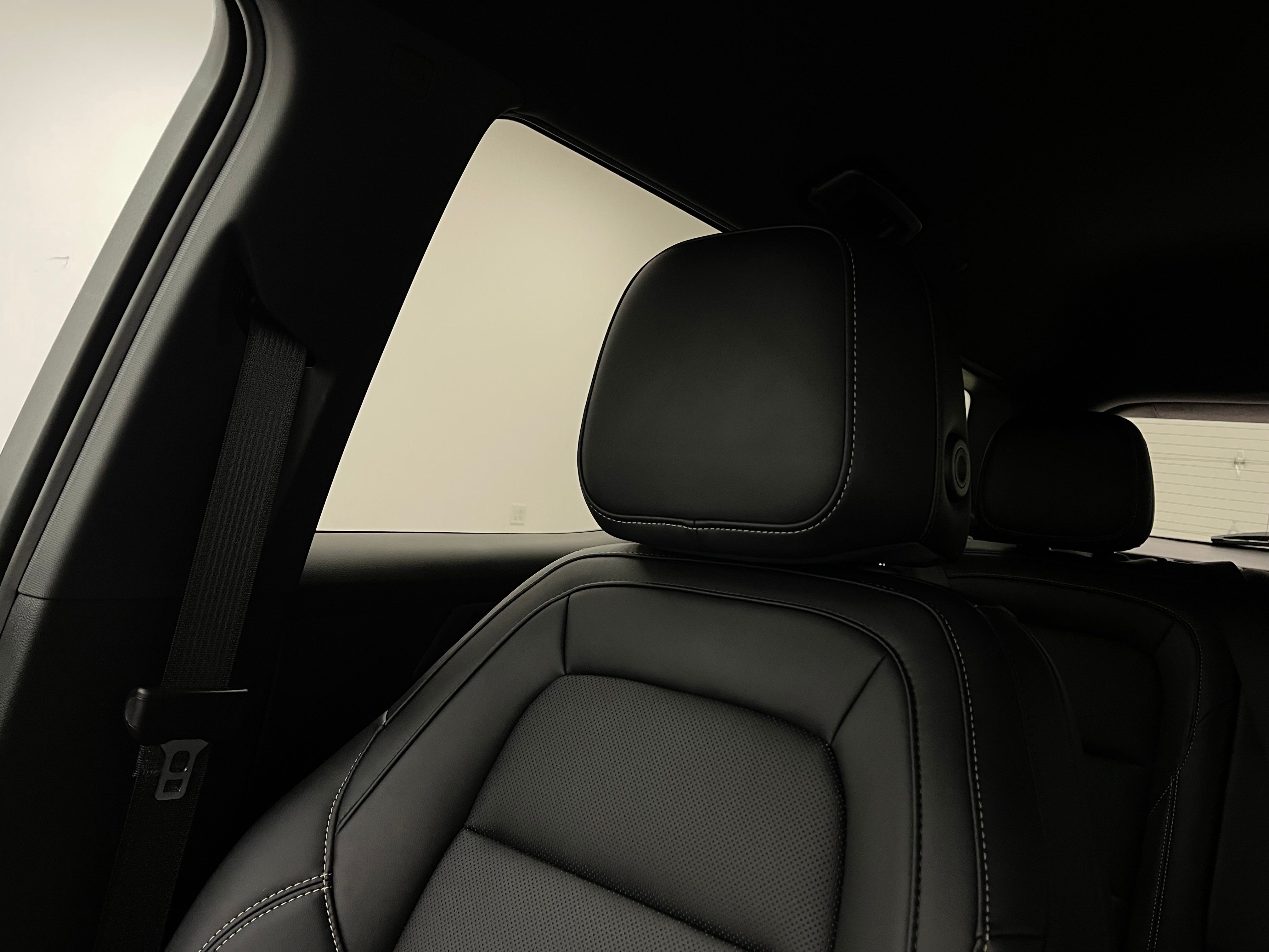 New 2027 Ebony Twilight Metallic GMC Elevation image 42