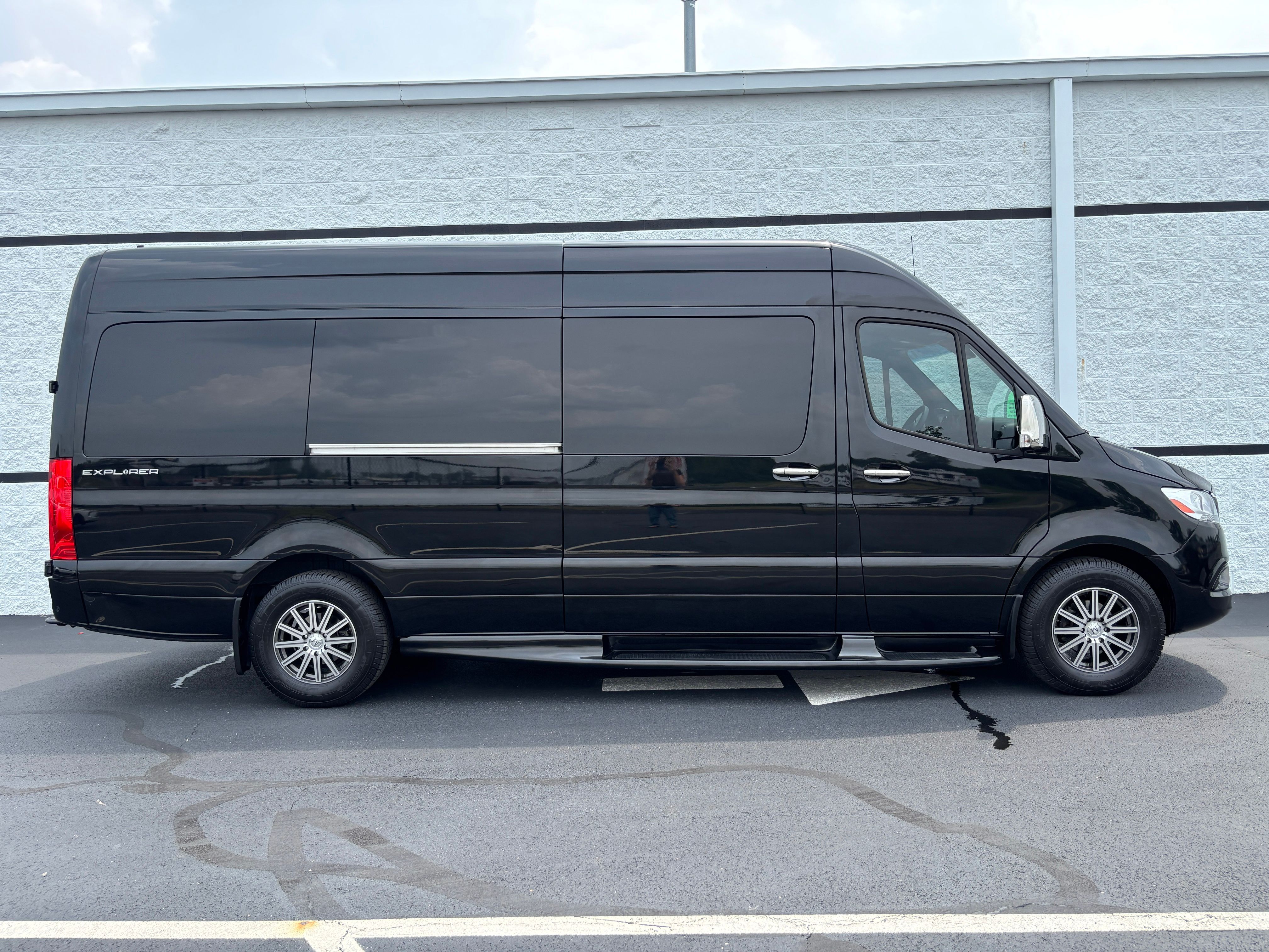 Used 2023 Black Mercedes-Benz Explorer Limited SE image 8