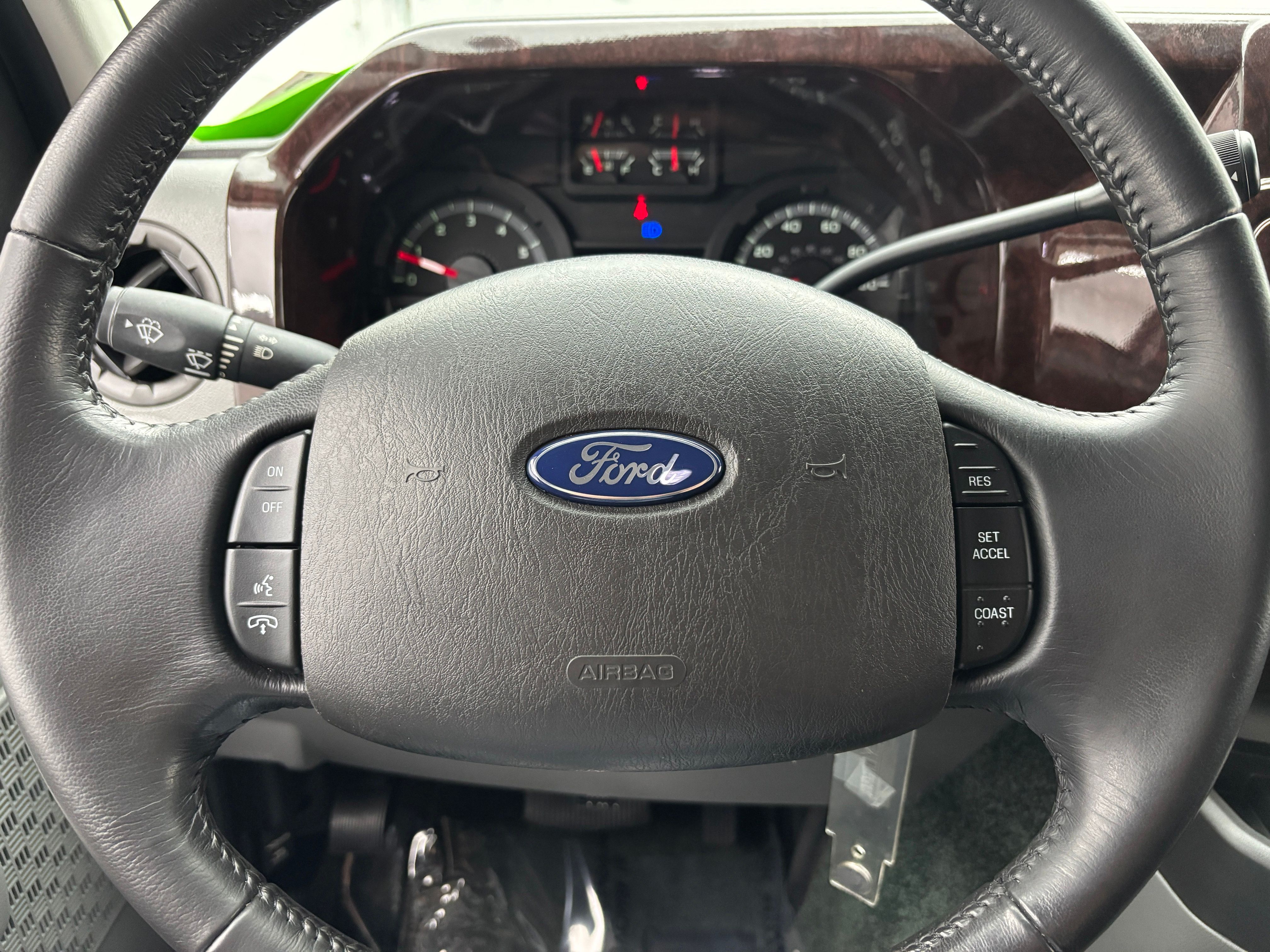 Used 2013 Ingot Silver Ford Explorer Limited SE image 28