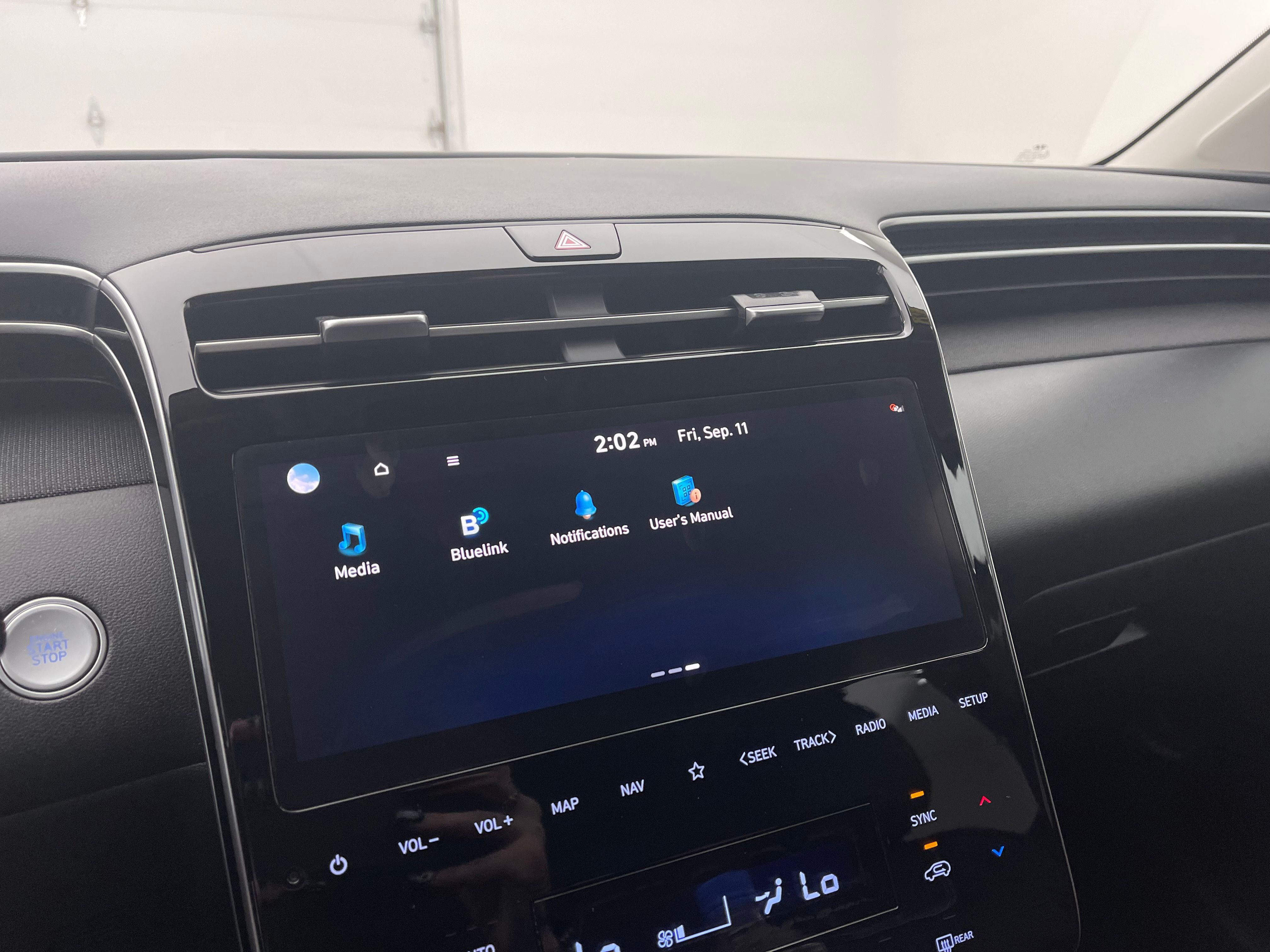 Used 2023 Amazon Gray Hyundai Limited image 27