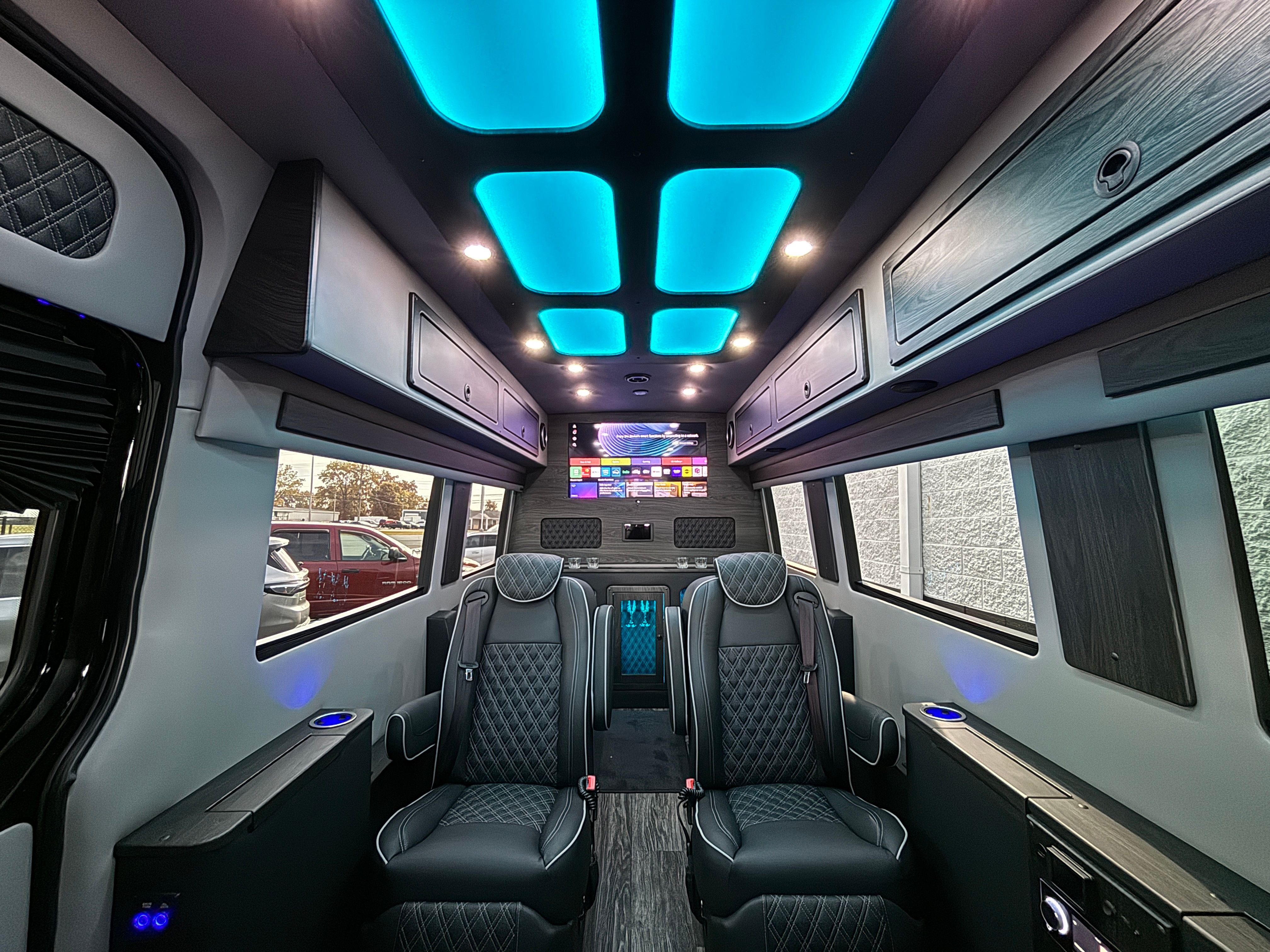 New 2027 Black Mercedes-Benz Discovery Executive image 2