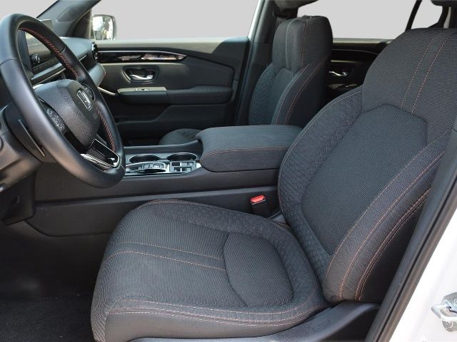 Used 2025 Honda Pilot SUV