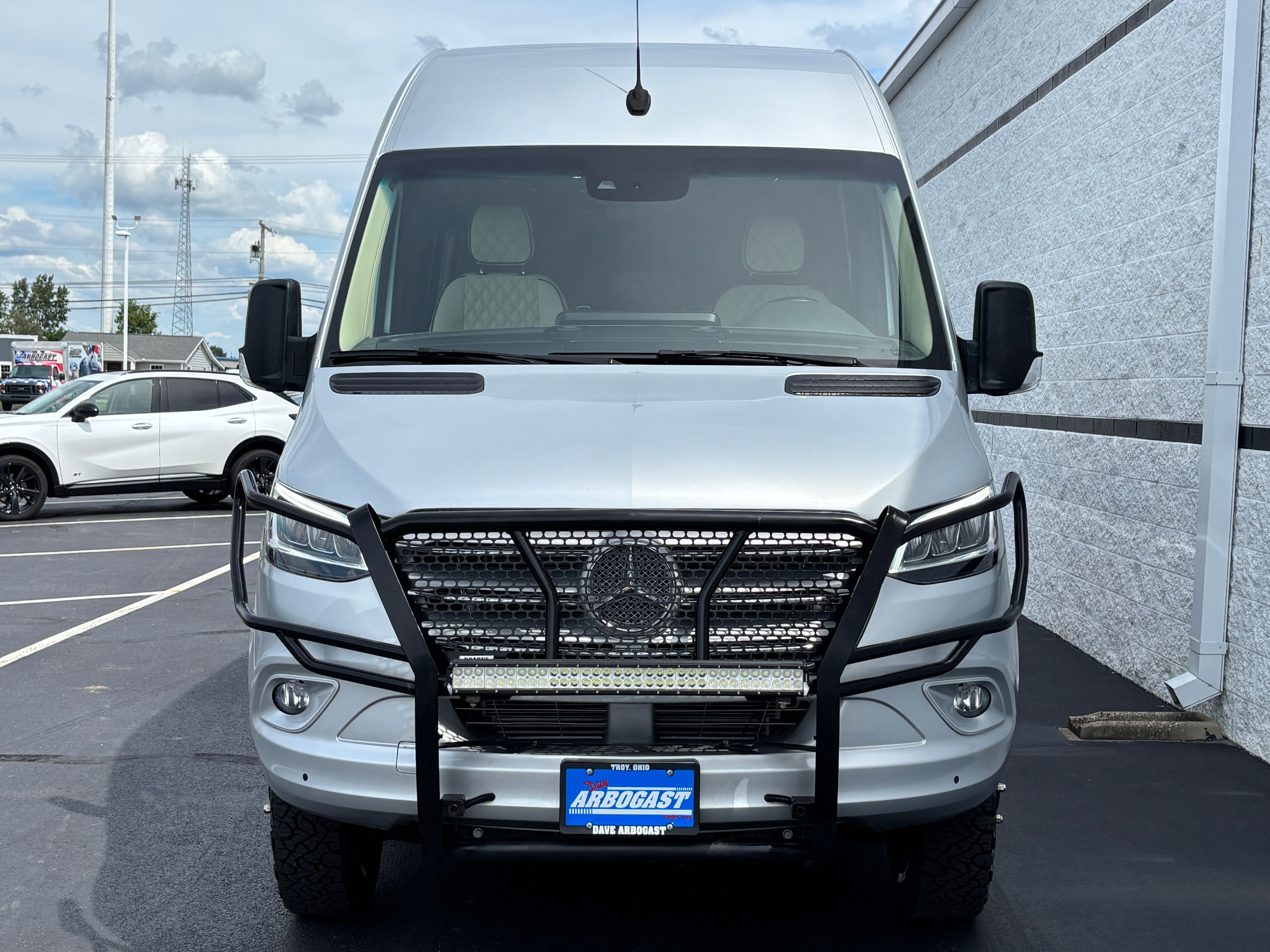 Used 2021 Silver Mercedes-Benz Discovery Cross Country image 5