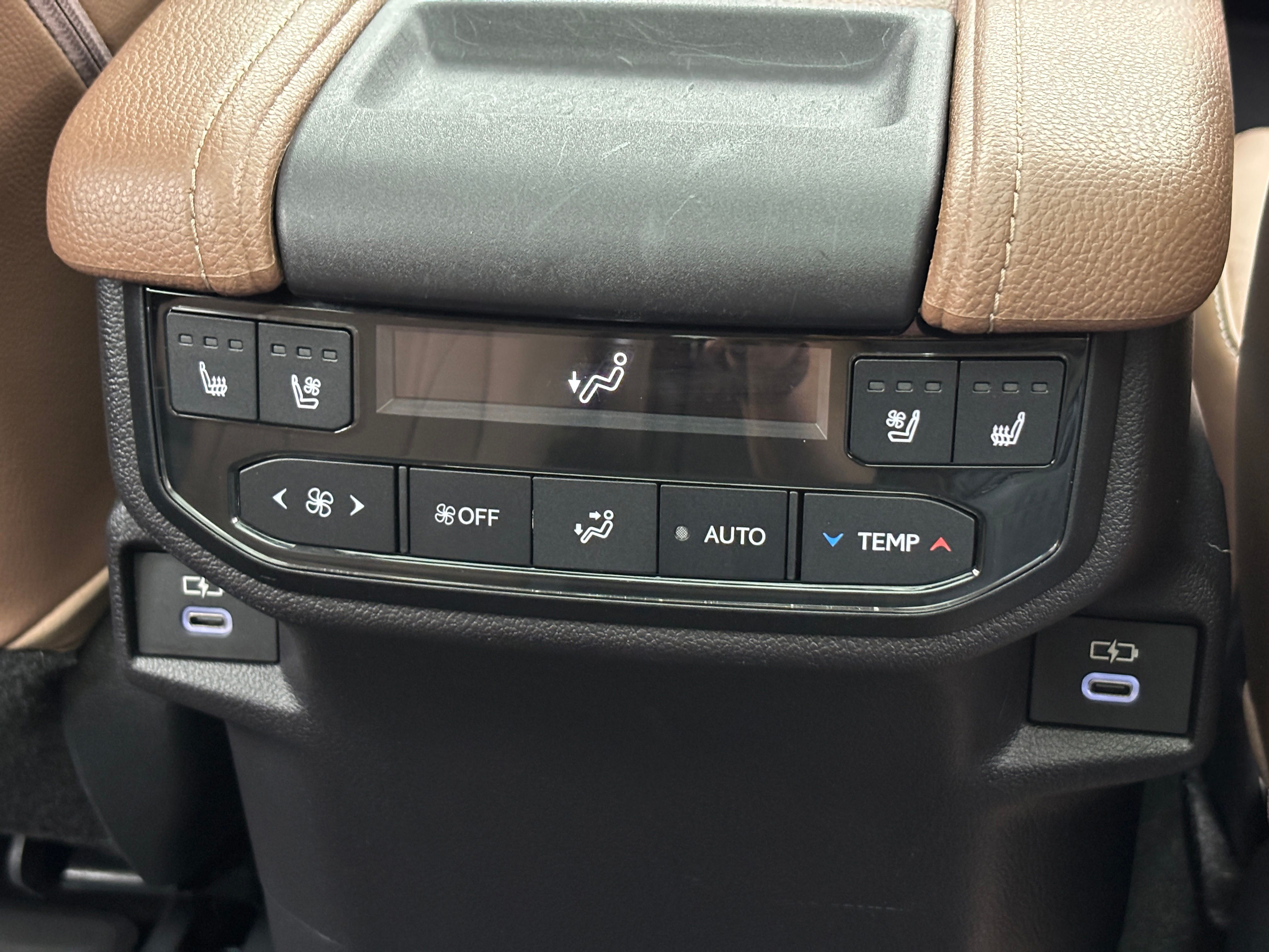 Used 2025 Pearl Toyota Platinum image 8