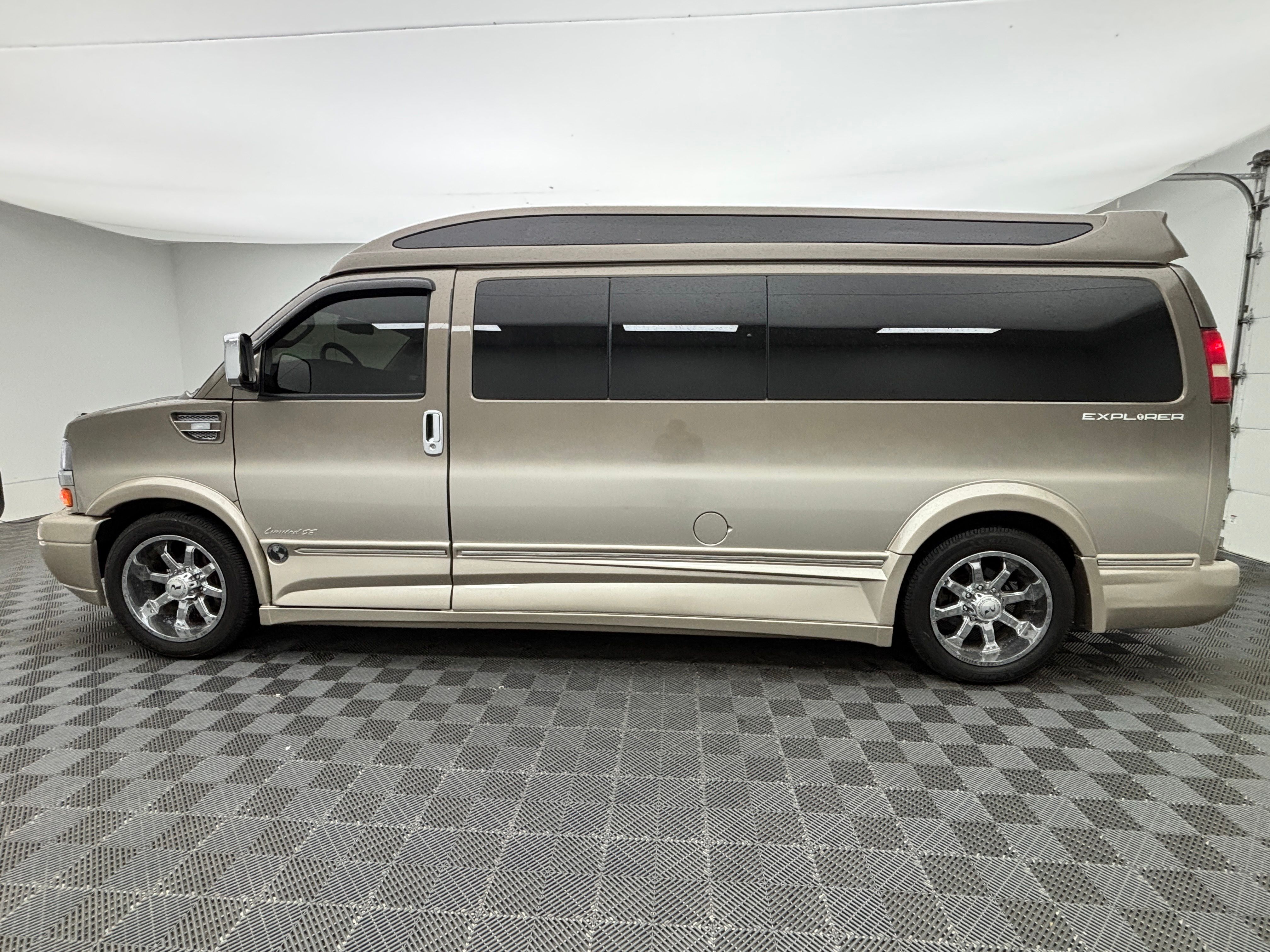 Used 2017 Brownstone Metallic Chevrolet Explorer Limited SE image 8