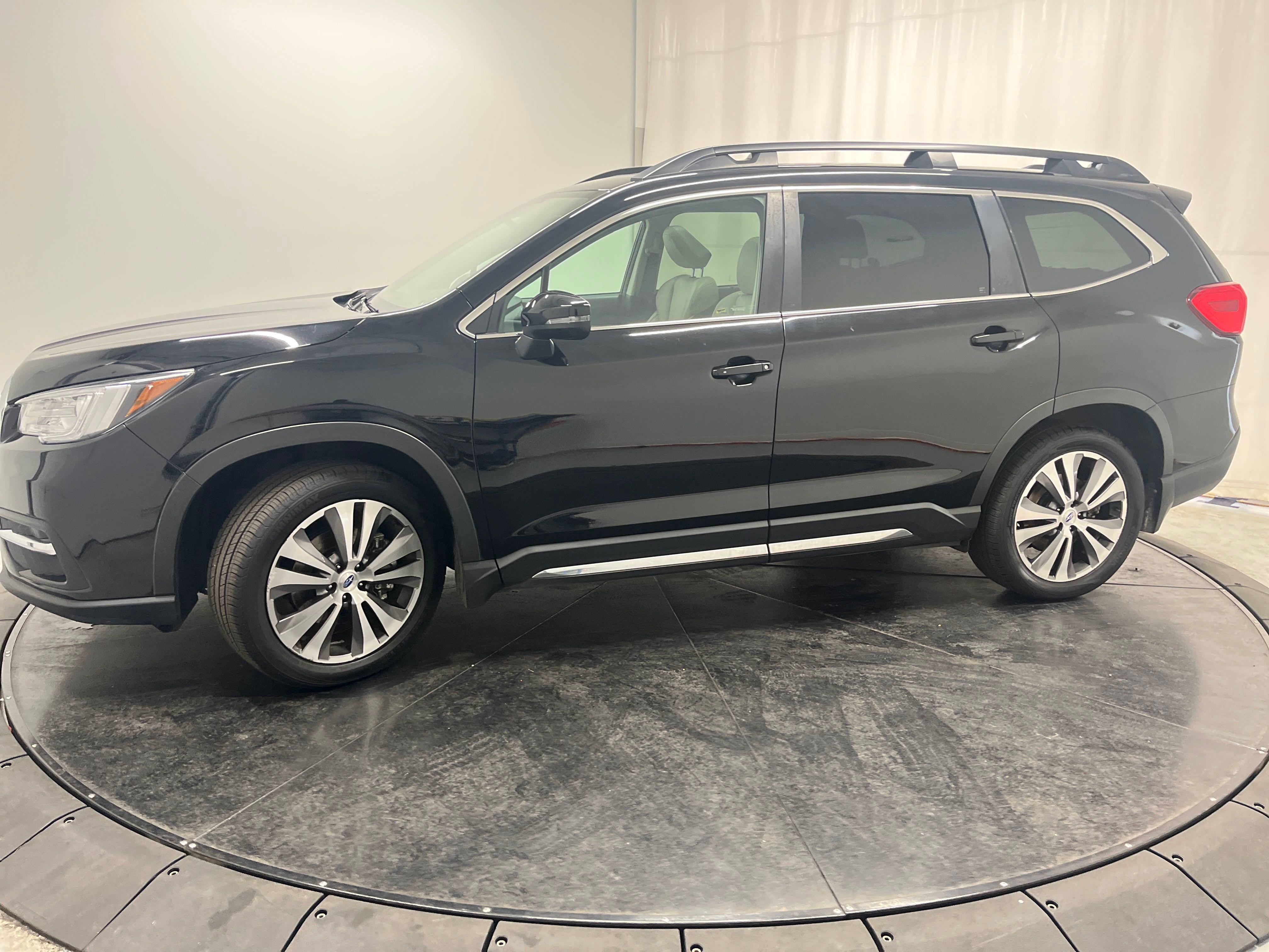 2022 Subaru Ascent Limited photo