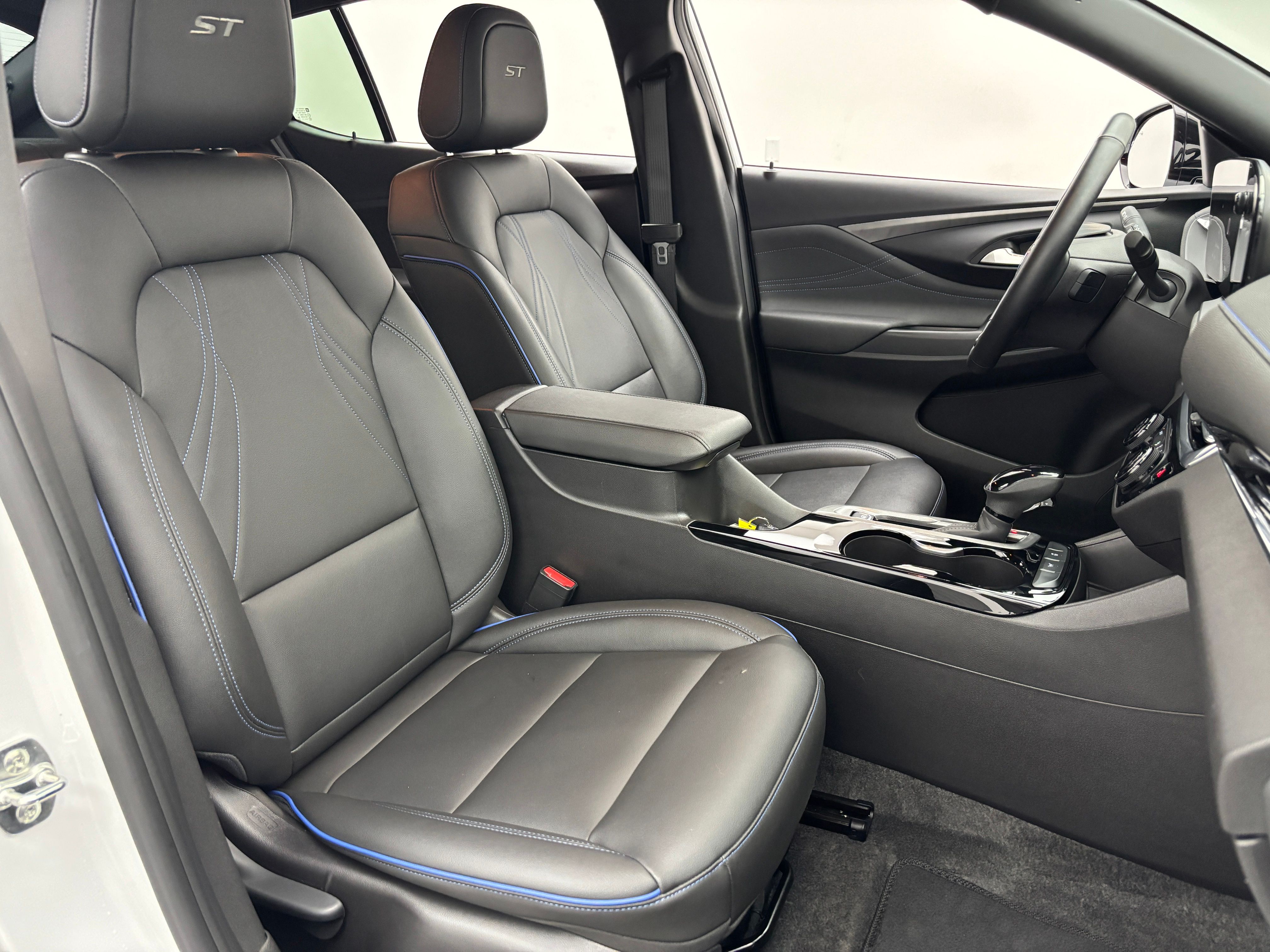 Used 2025 Summit White Buick Sport Touring image 29