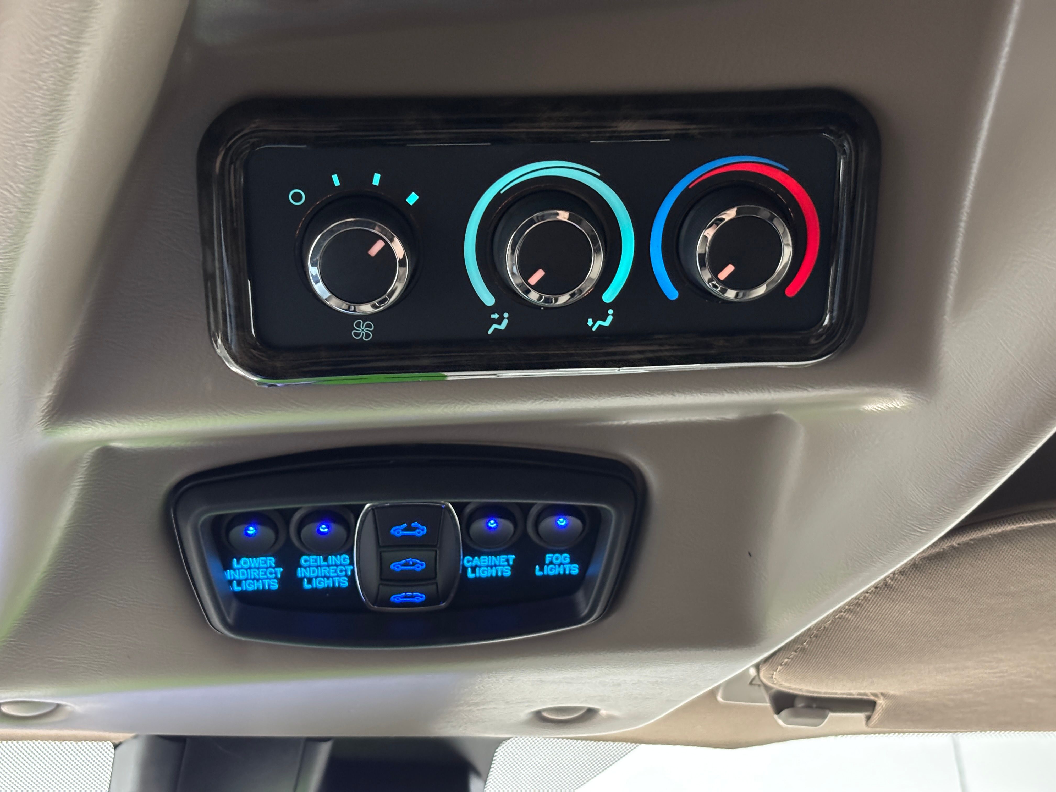 New 2026 Onyx Black GMC Explorer Limited SE image 32