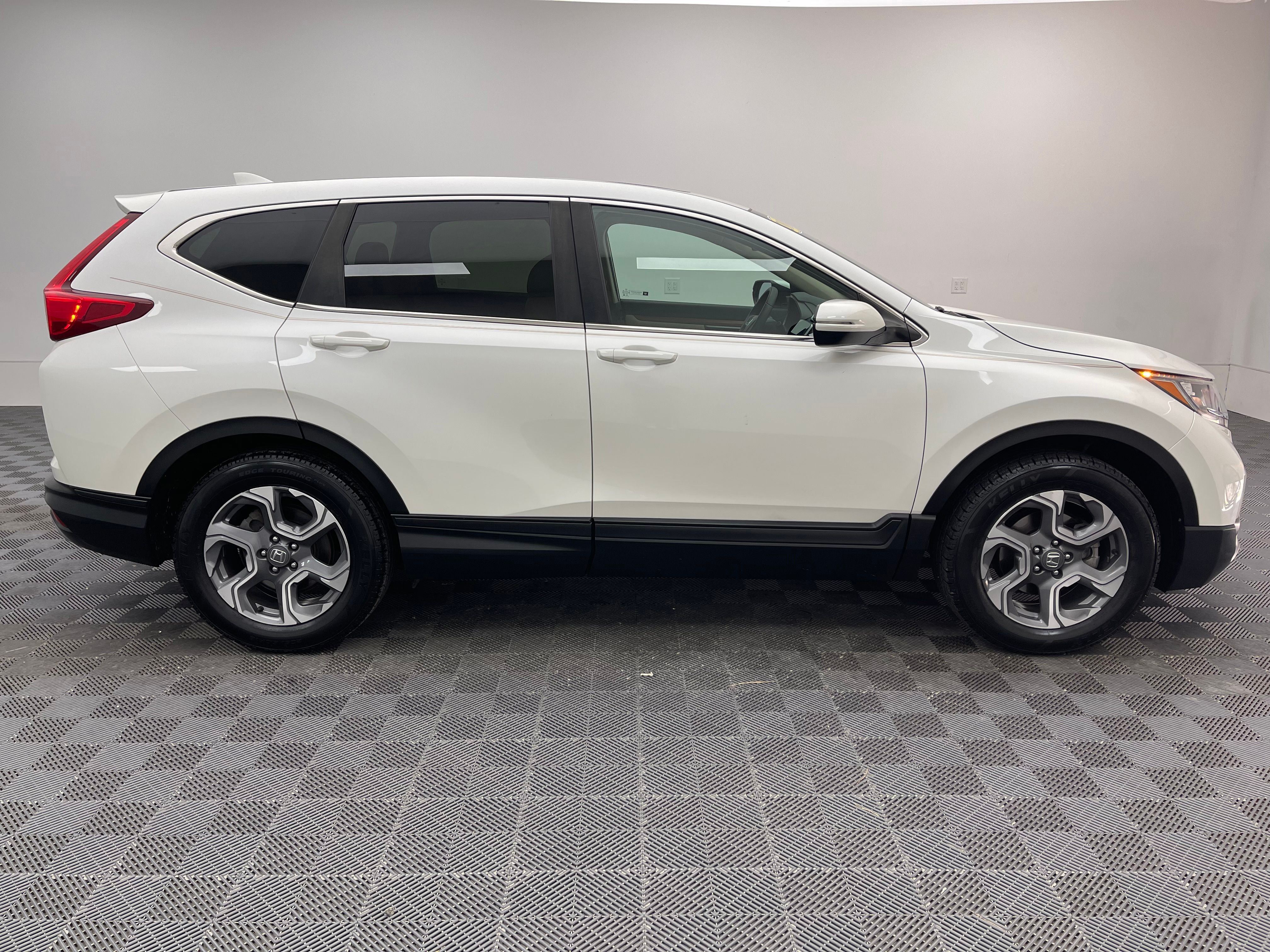 Used 2017 White Honda EX image 7