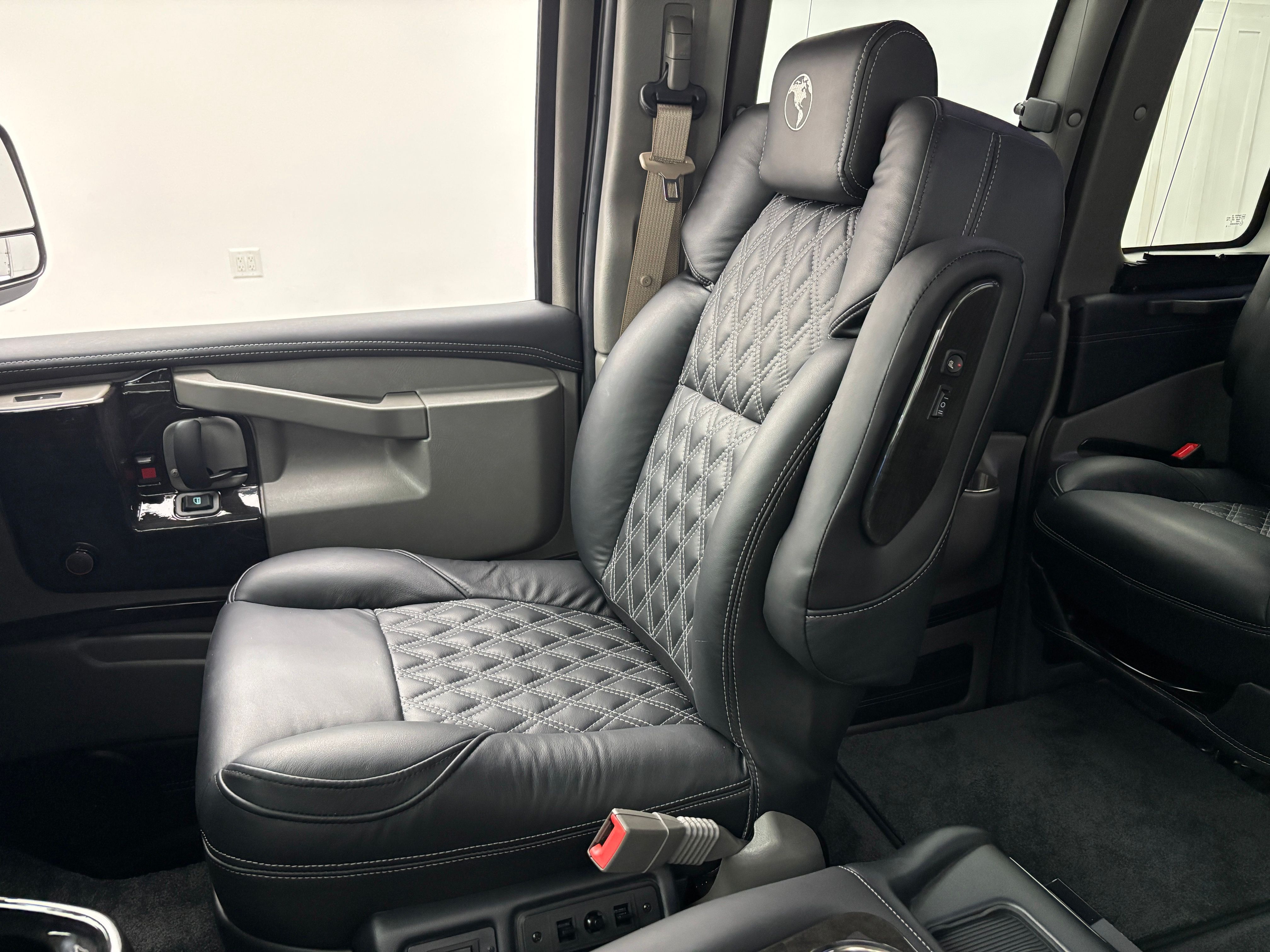New 2026 Onyx Black GMC Explorer Limited SE image 47