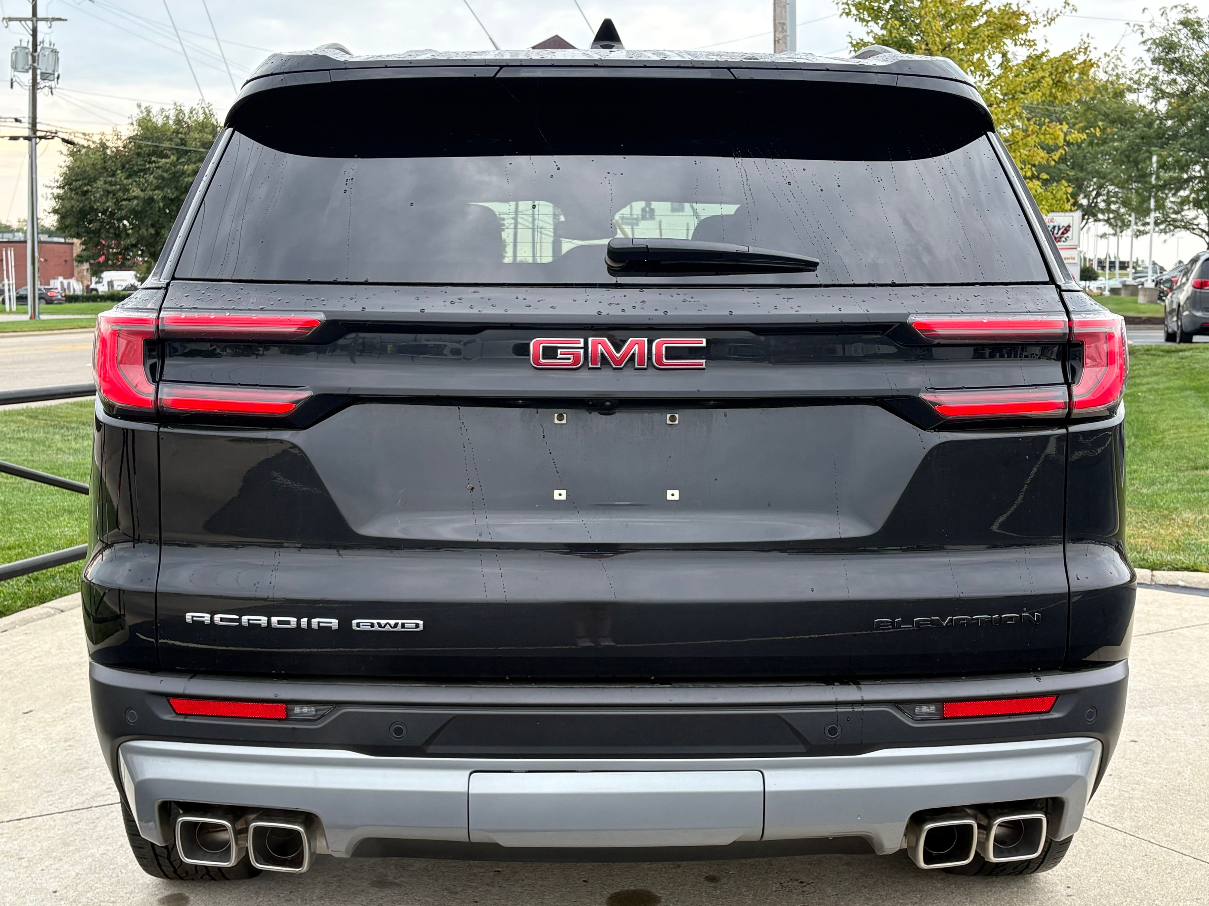 Used 2024 Ebony Twilight Metallic GMC Elevation image 6