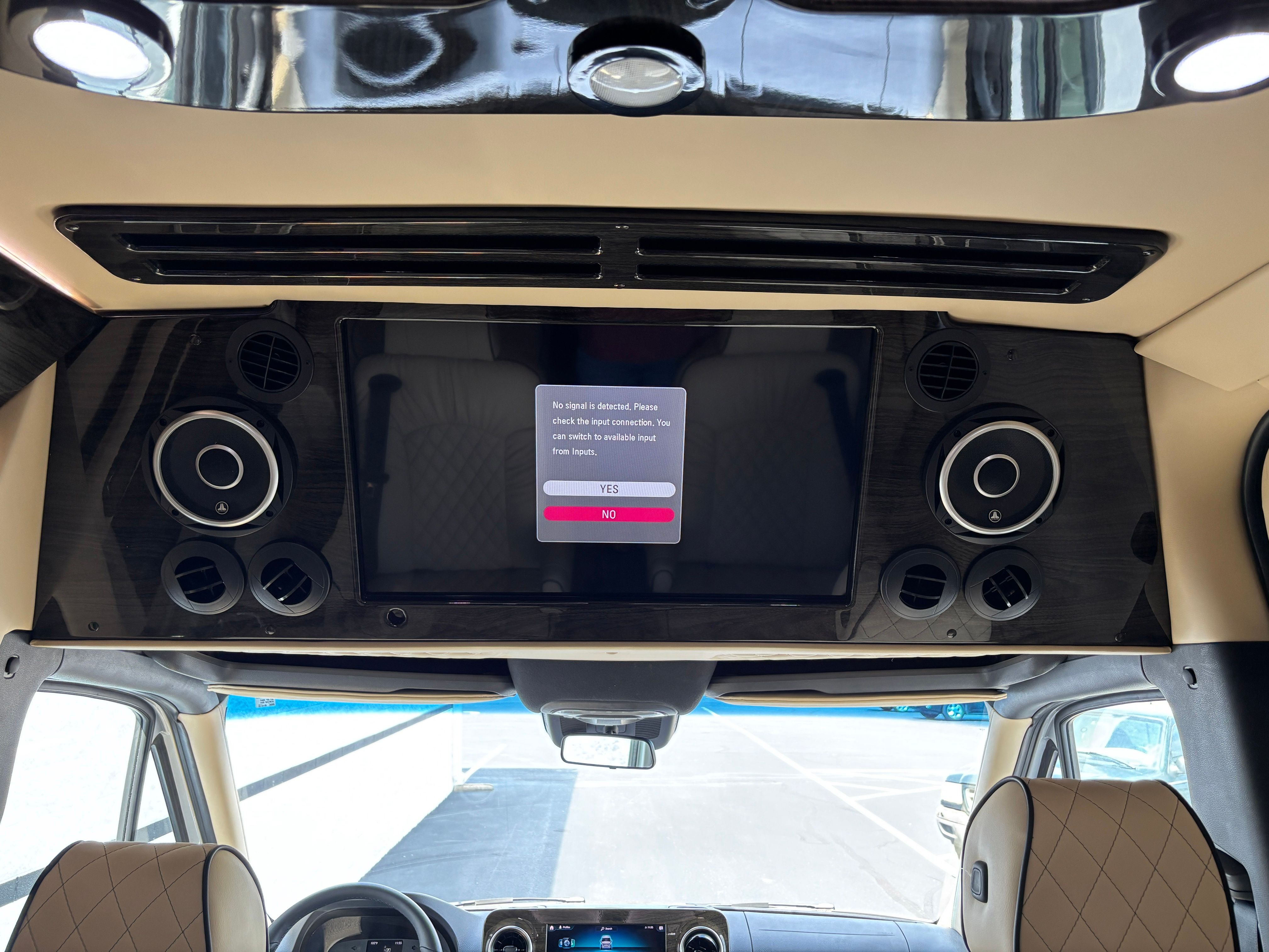 Used 2021 Silver Mercedes-Benz Midwest Luxe Cruiser image 6