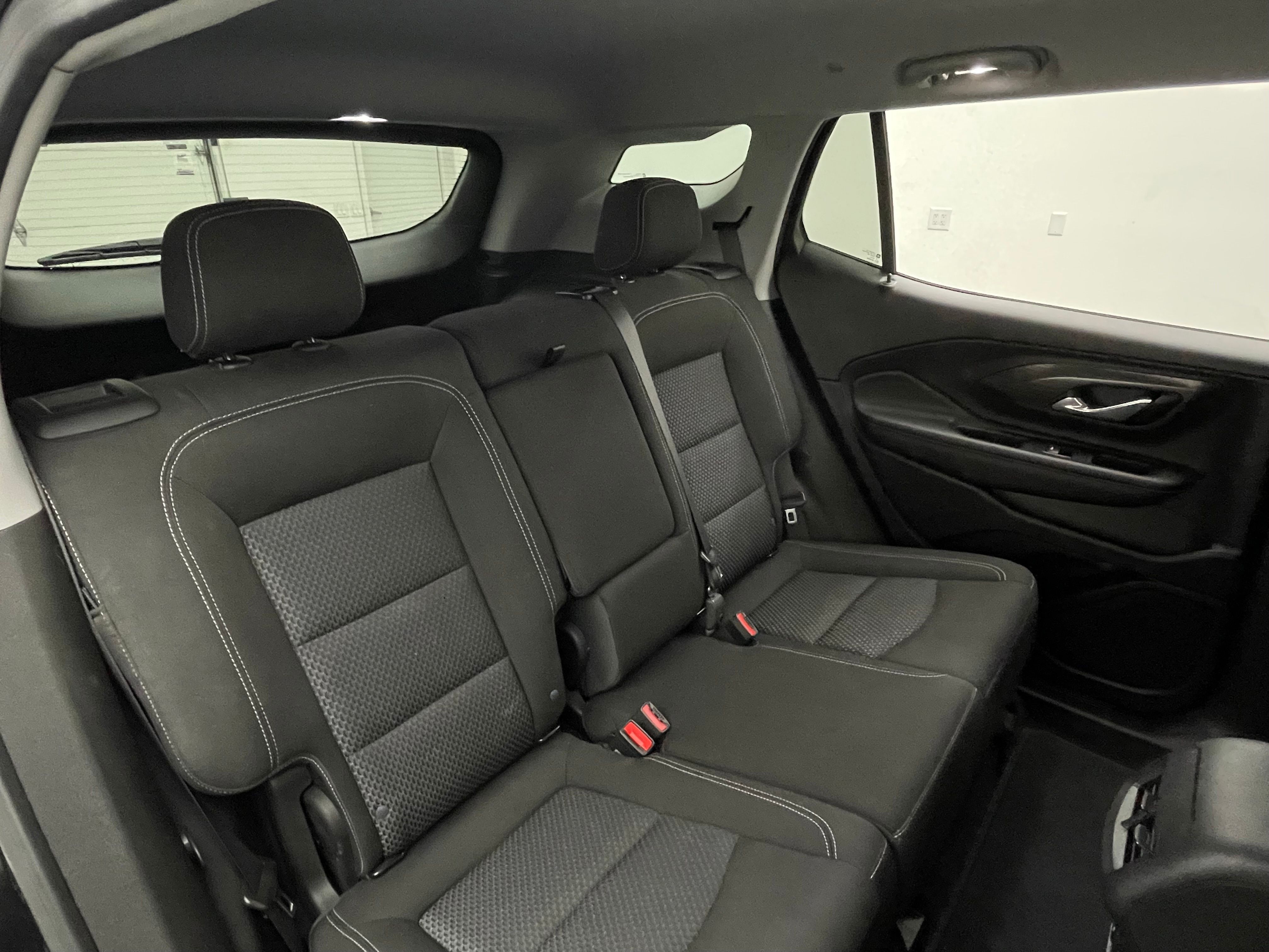 Used 2022 Ebony Twilight Metallic GMC SLE image 34